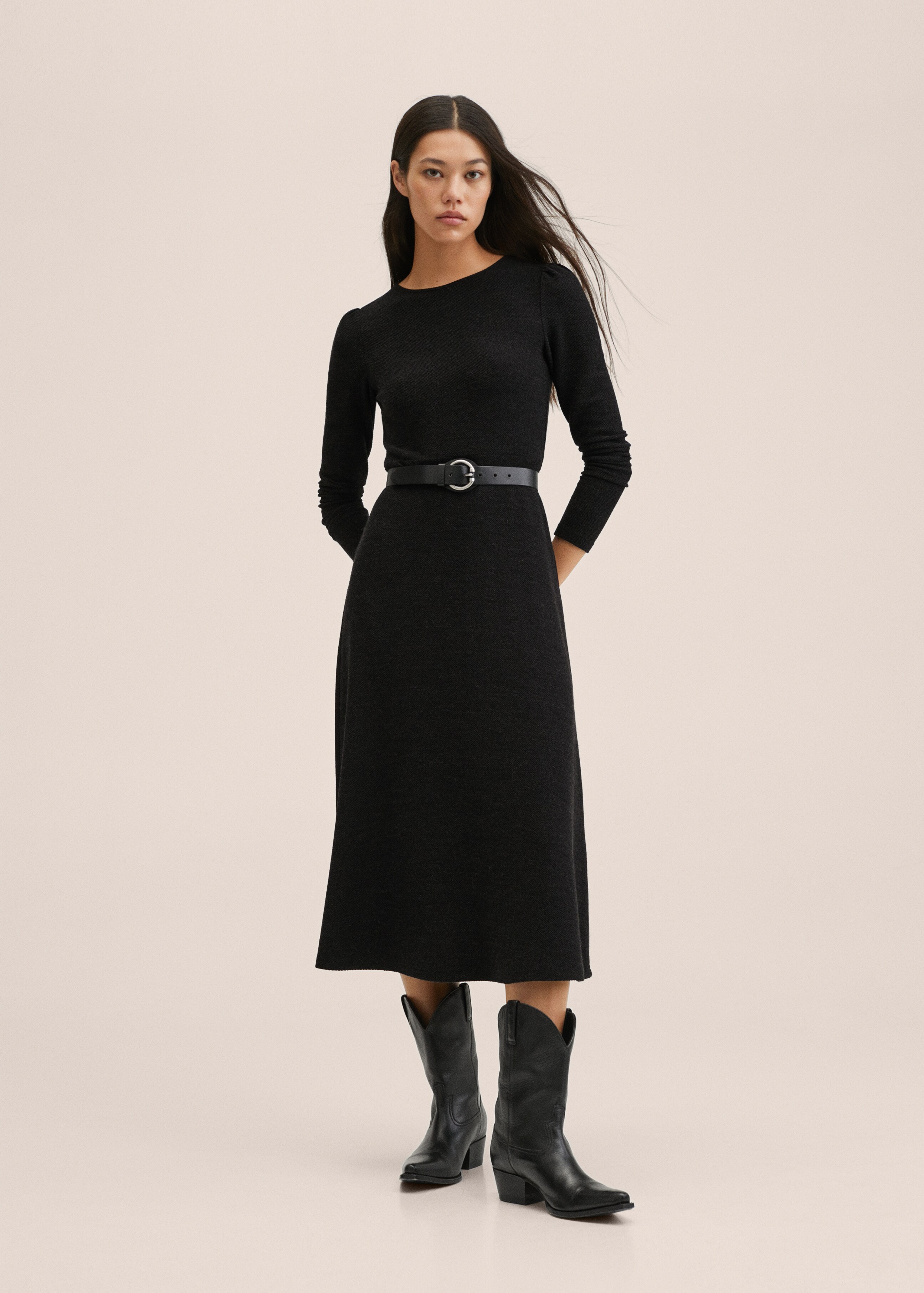 Textured knitted dress - General plane