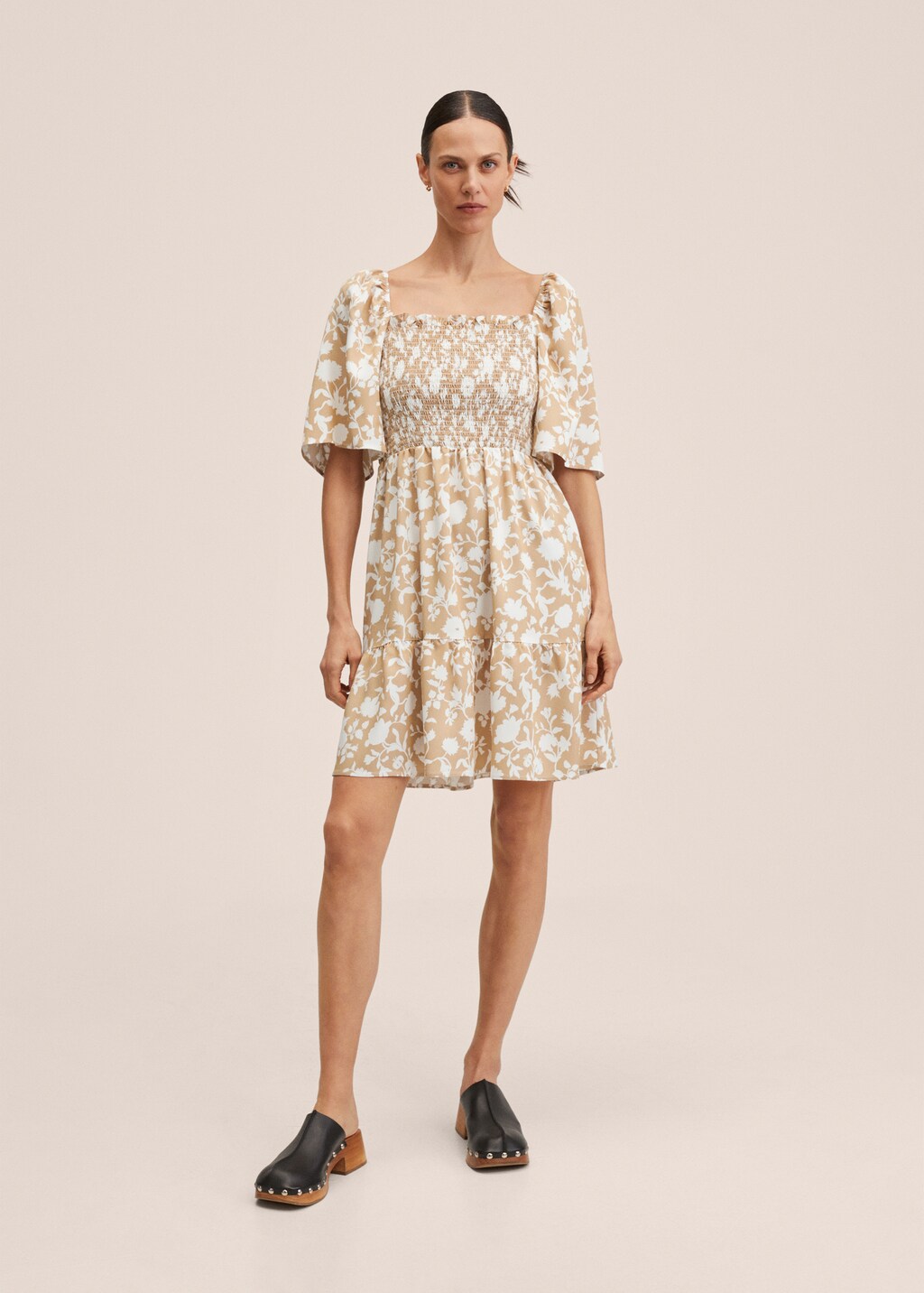 Puffed sleeves dress - General plane