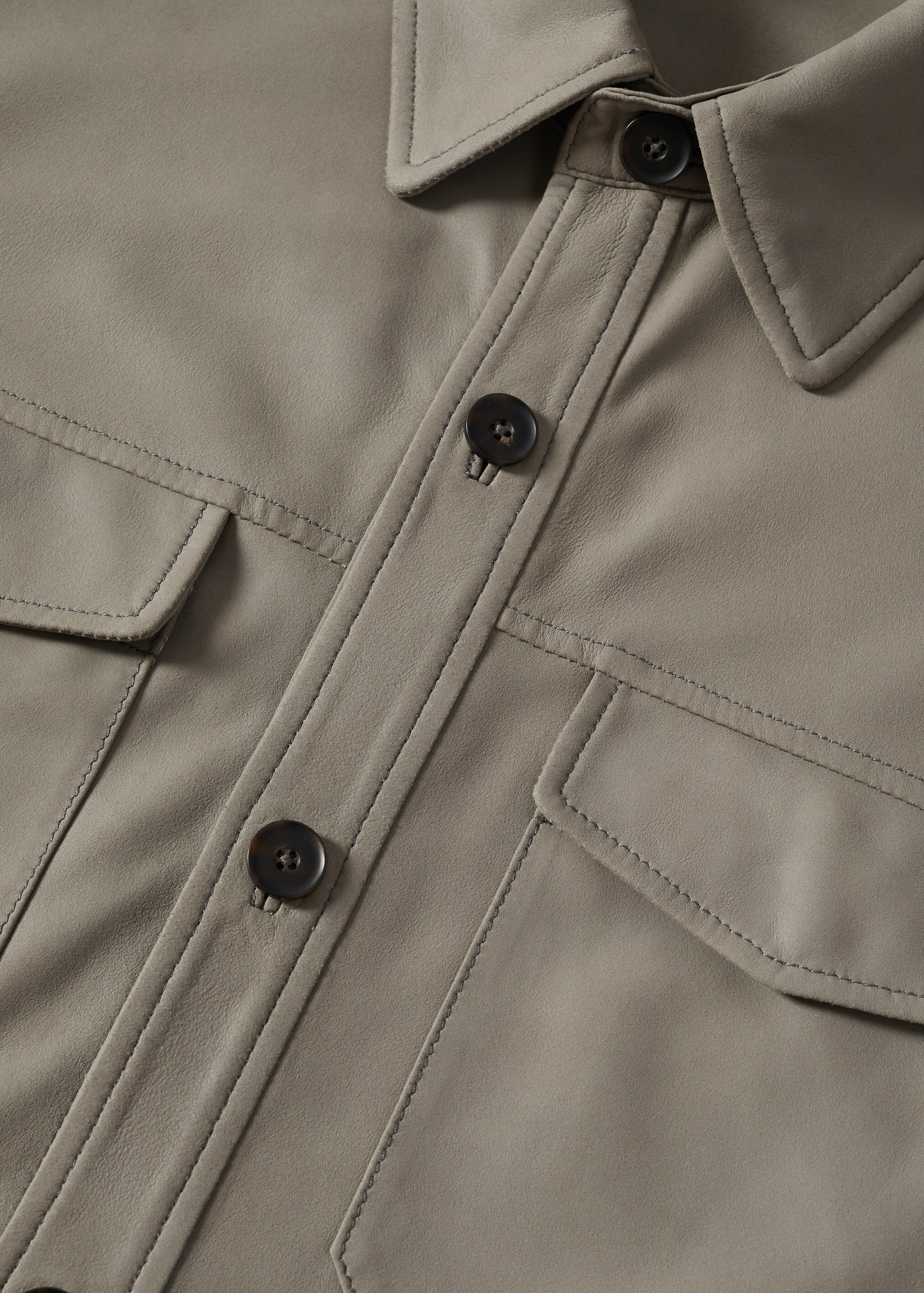 Leather overshirt with pockets - Details of the article 8