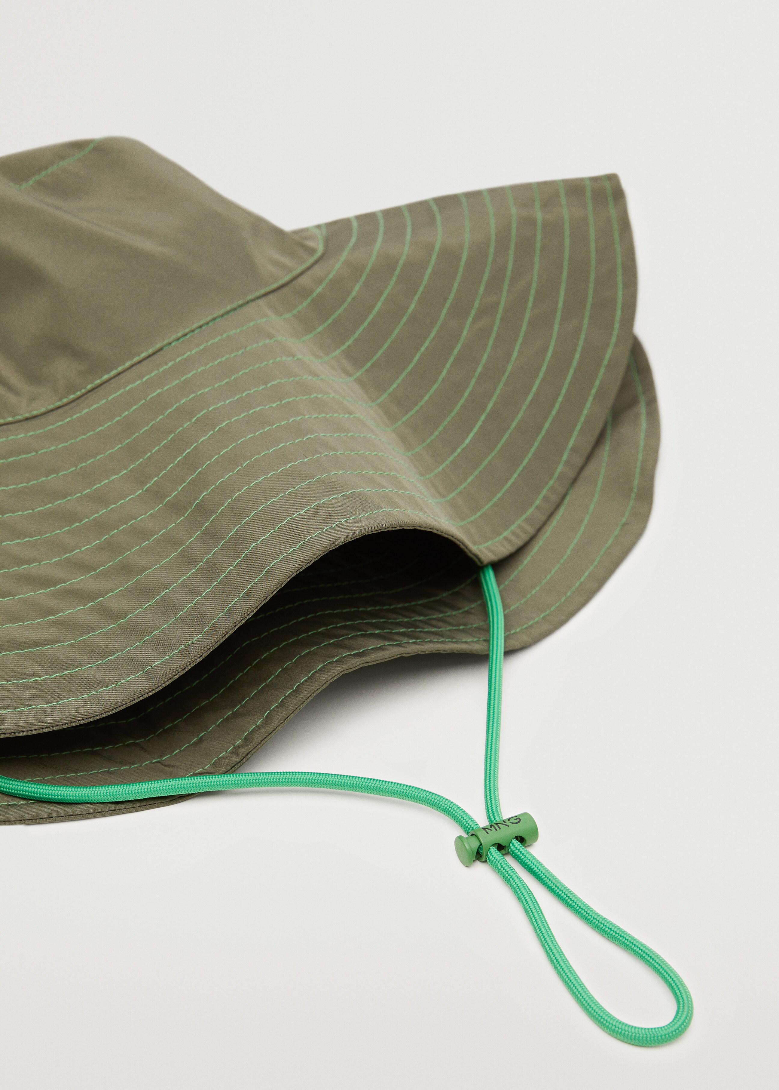 Bucket hat with straps - Details of the article 2