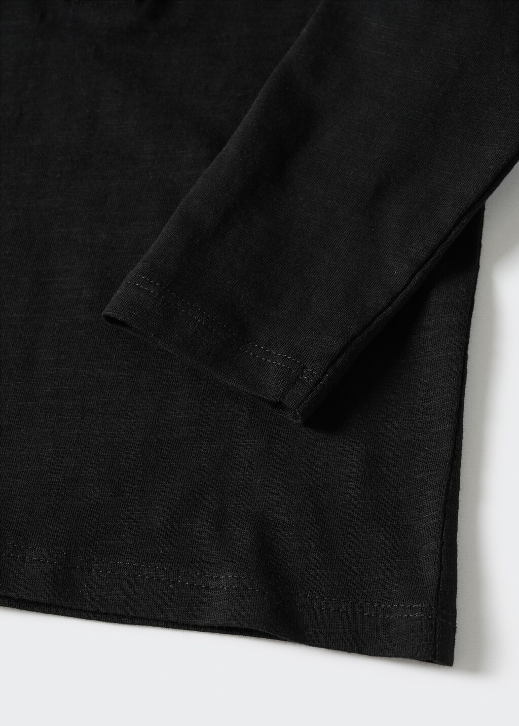 Buttoned long sleeve t-shirt - Details of the article 9