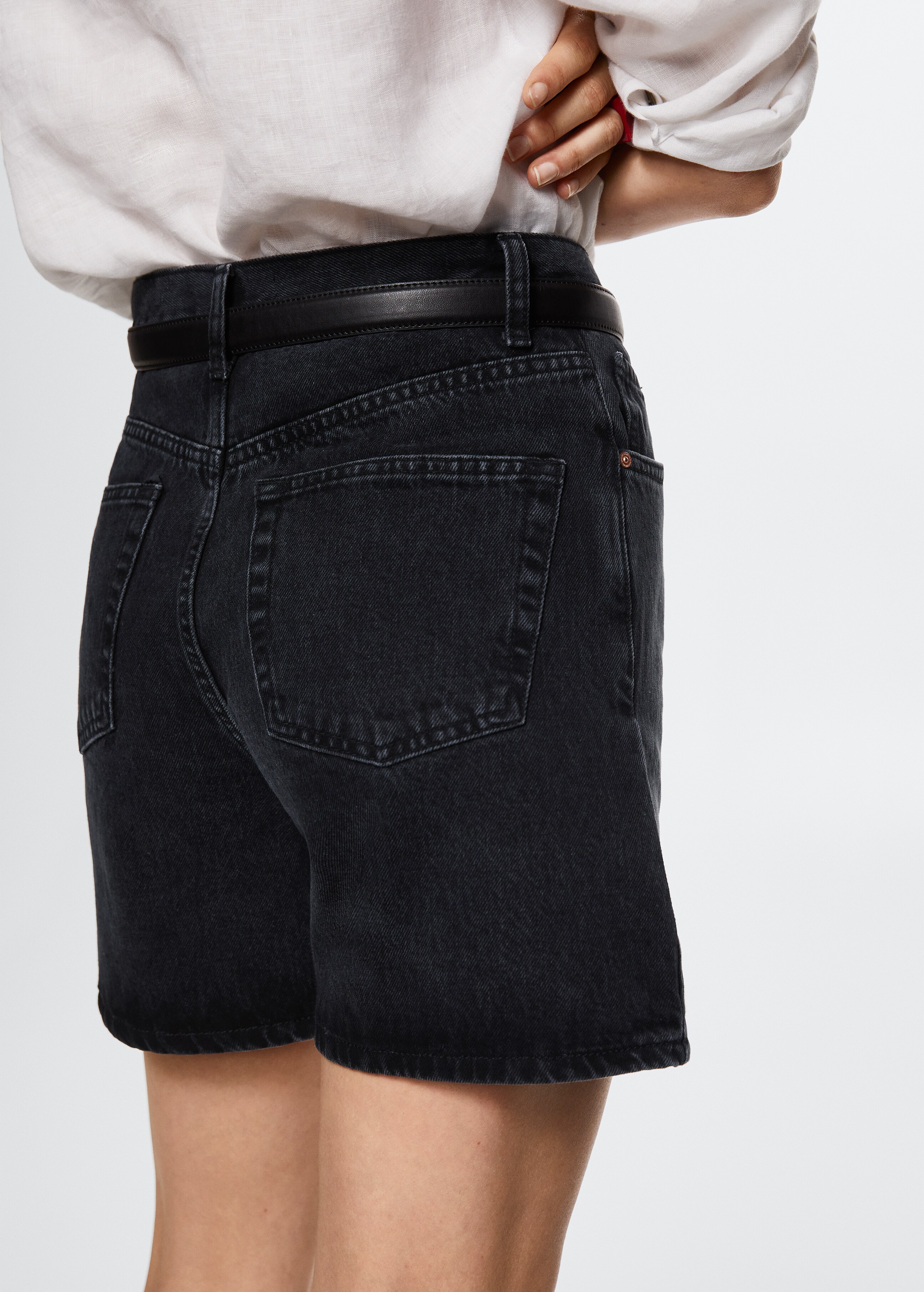 Straight denim shorts - Details of the article 2