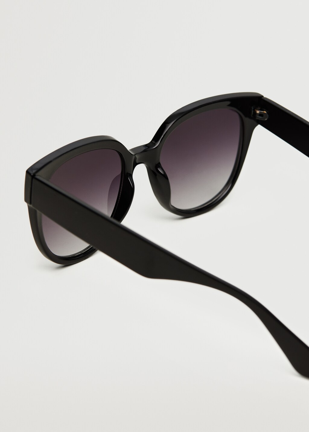 Cat-eye sunglasses - Details of the article 2