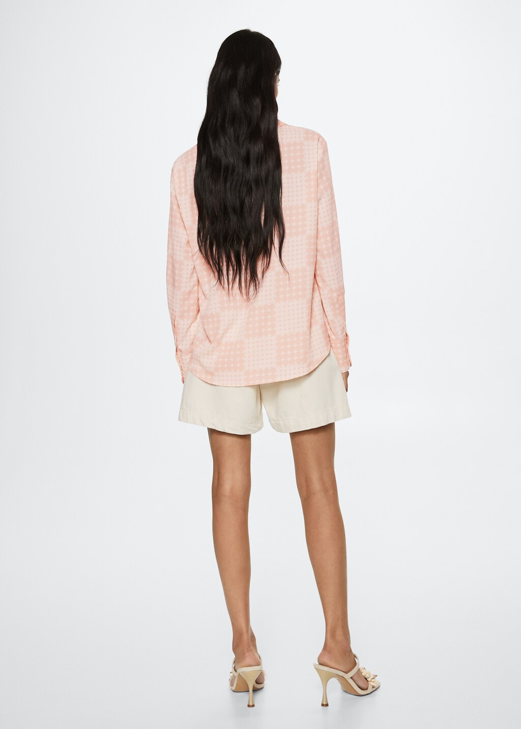 Buttoned flowy shirt - Reverse of the article