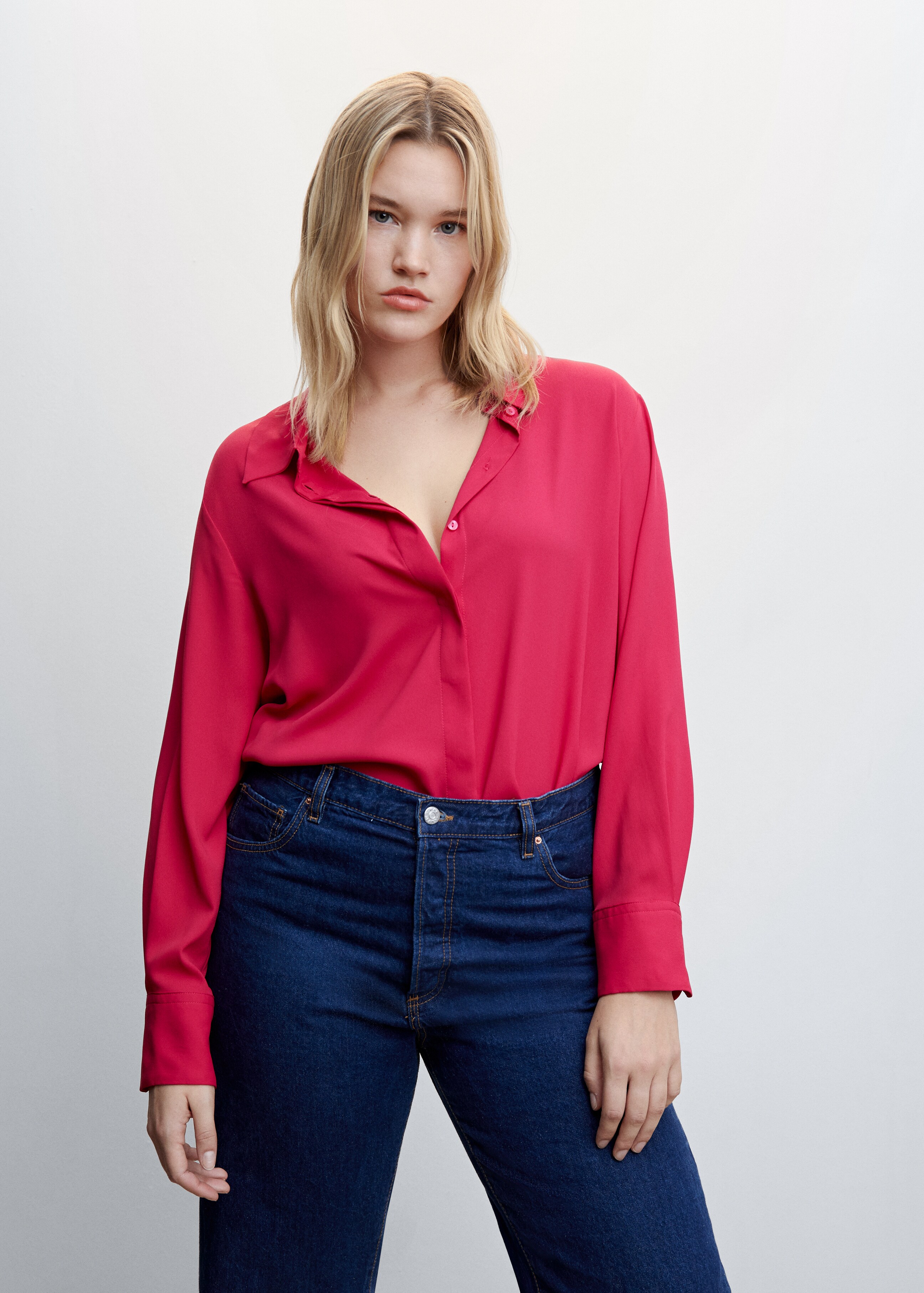 Buttoned flowy shirt - Details of the article 5