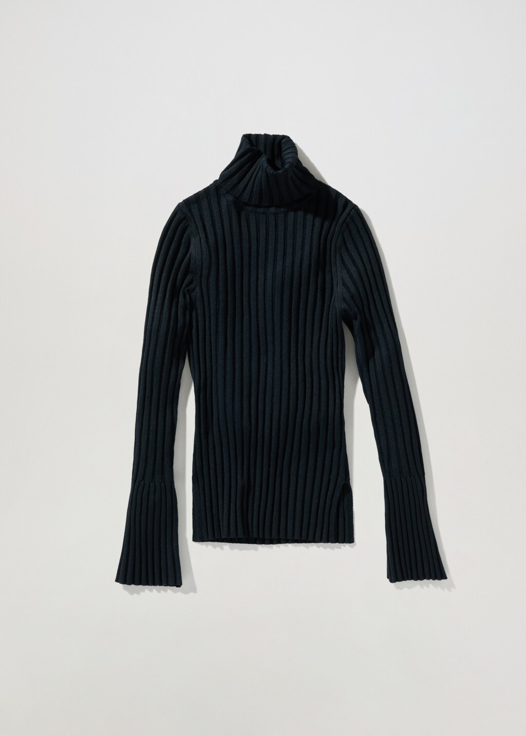 Rolled neck cable sweater - Article without model