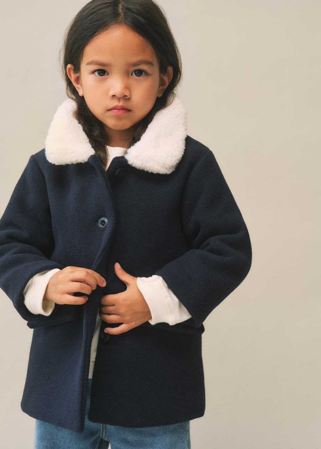 Wool coat with fur collar  - Details of the article 5