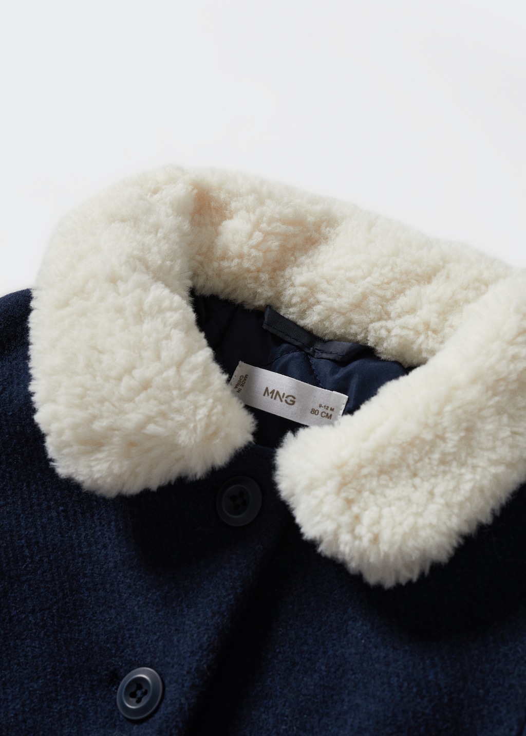 Wool coat with fur collar  - Details of the article 9