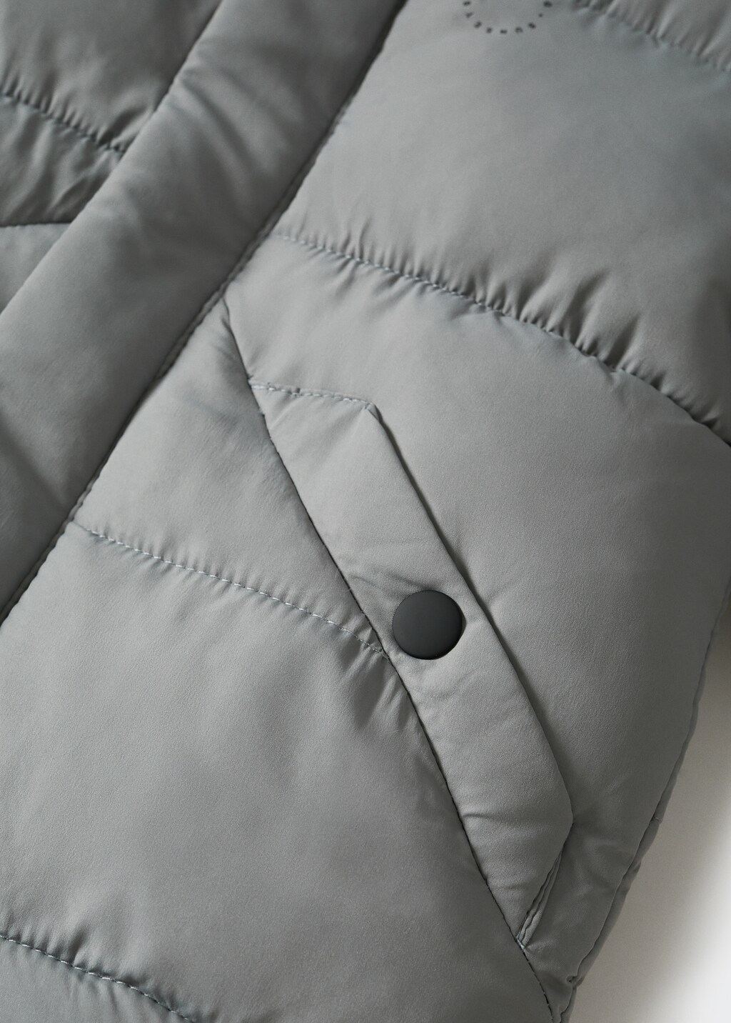 Hood quilted coat - Details of the article 8