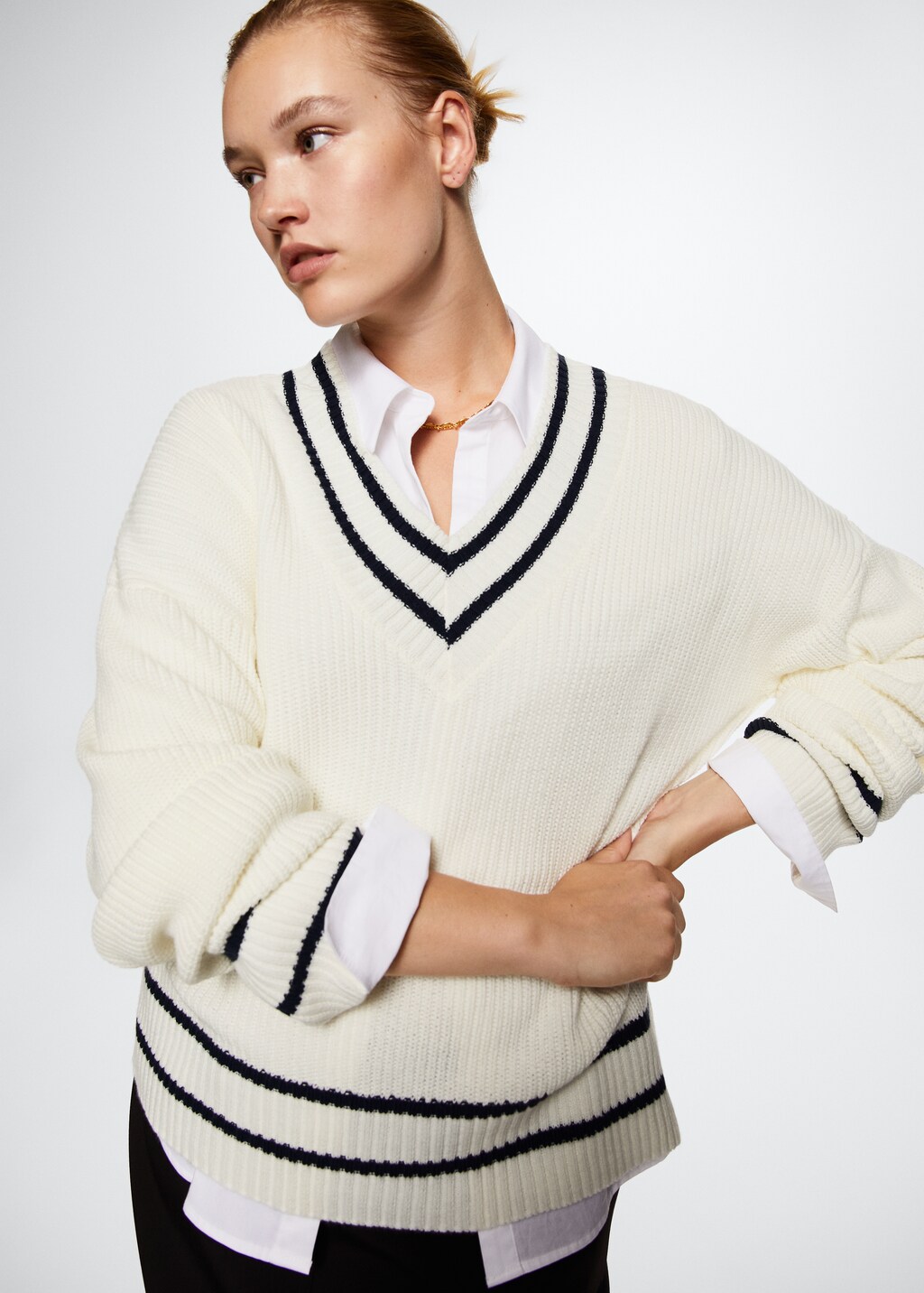 Pullover oversize scollo a V - Dettaglio dell'articolo 5