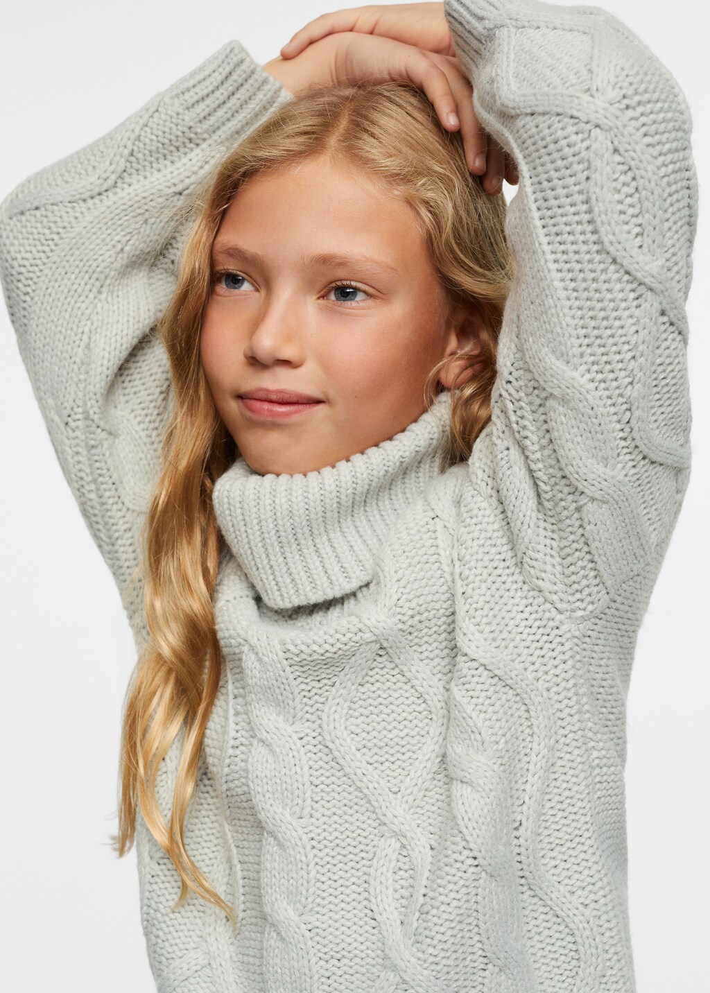 Cable-knit sweater - Details of the article 1