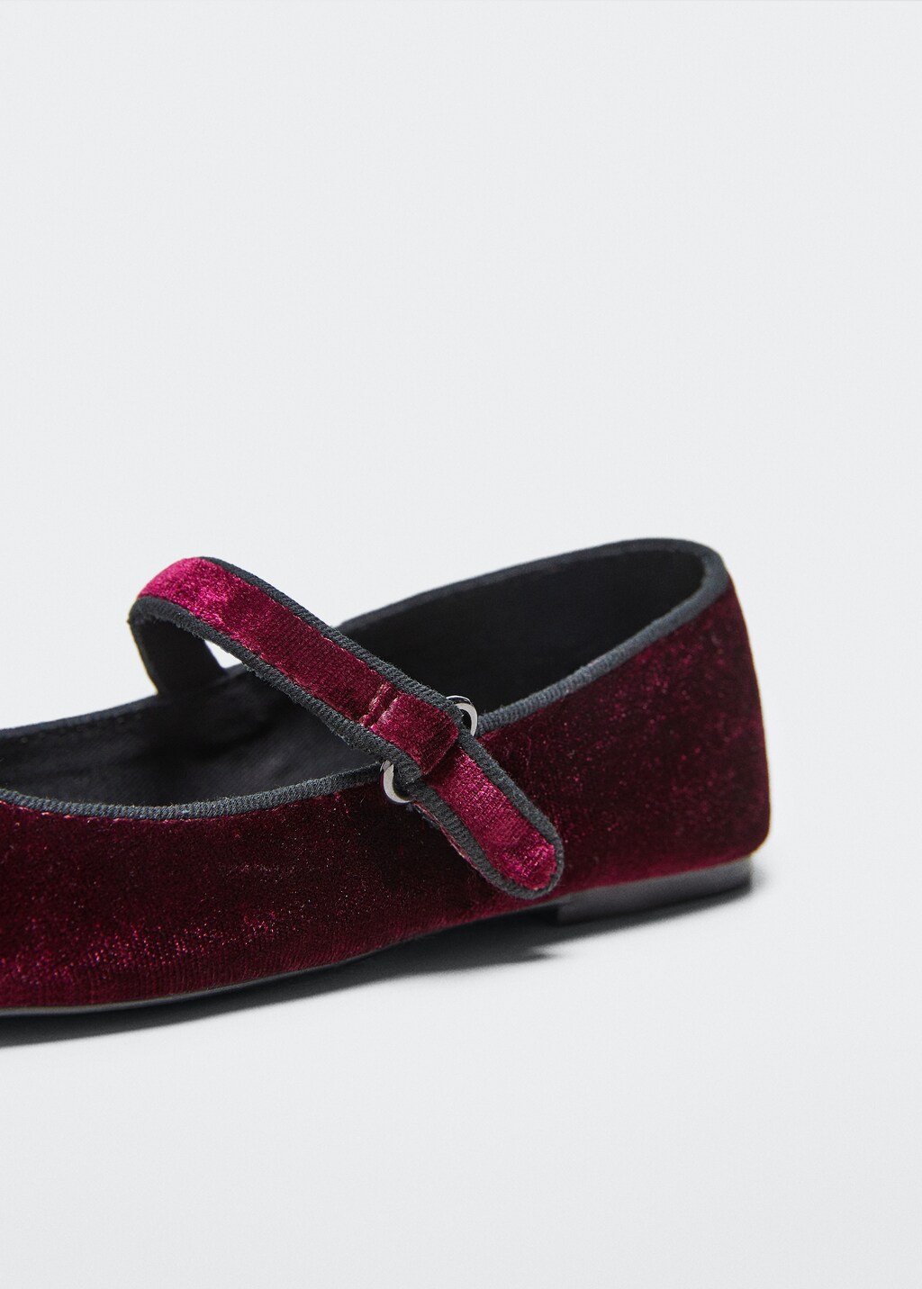 Velvet ballerinas - Details of the article 2