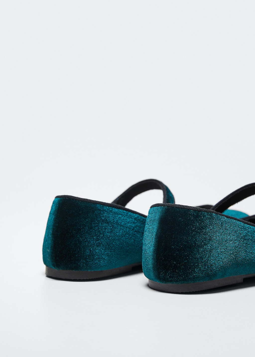 Velvet ballerinas - Details of the article 1