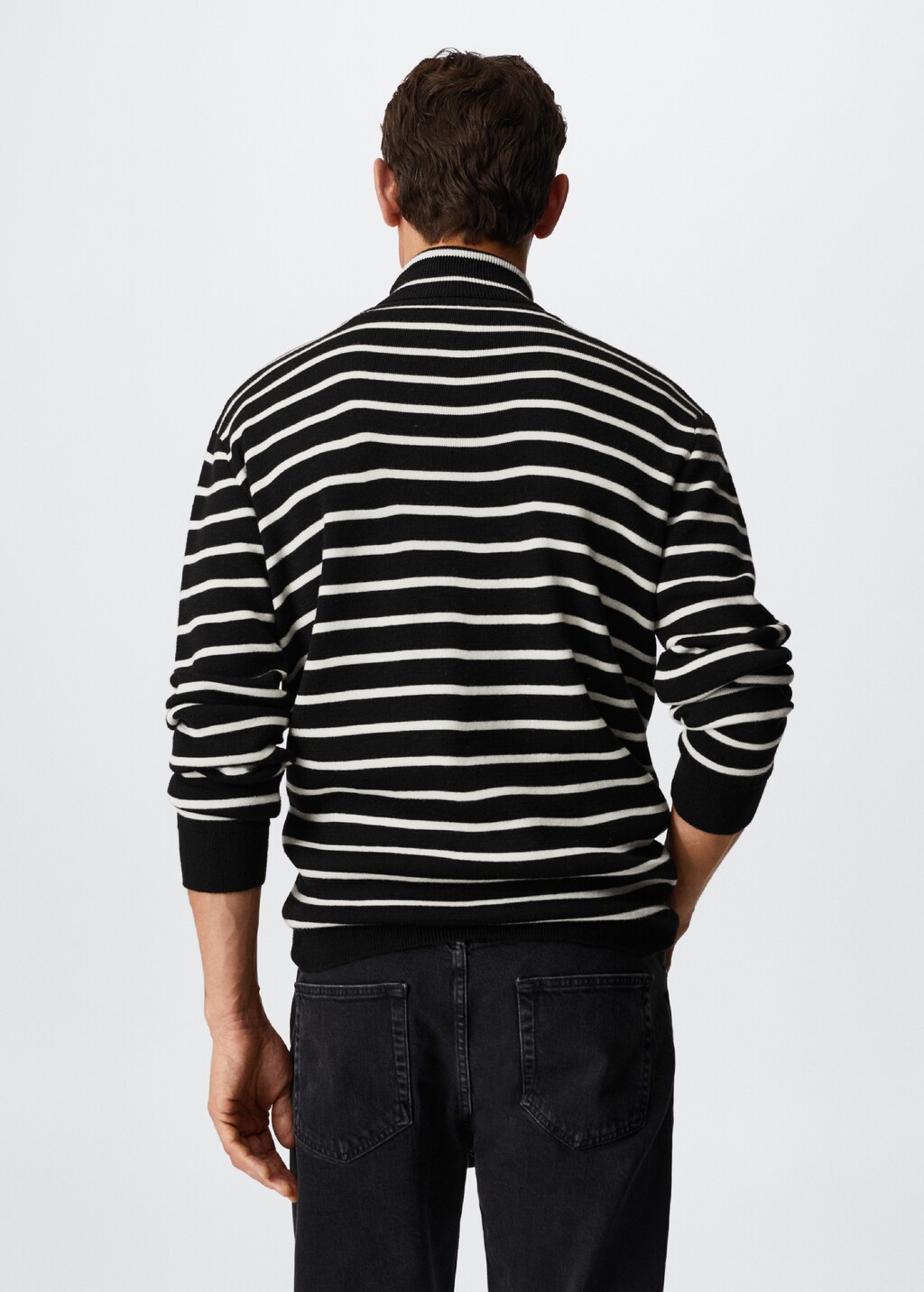 Stand-collar striped sweater - Reverse of the article