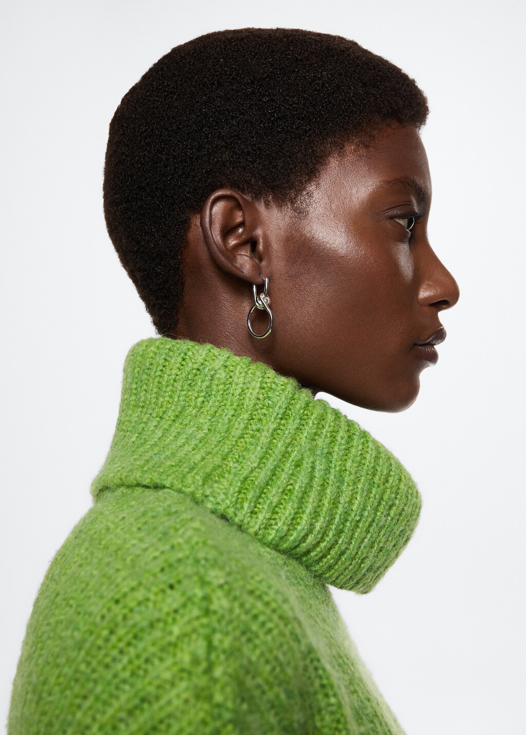 Rolled neck cable sweater - Details of the article 4