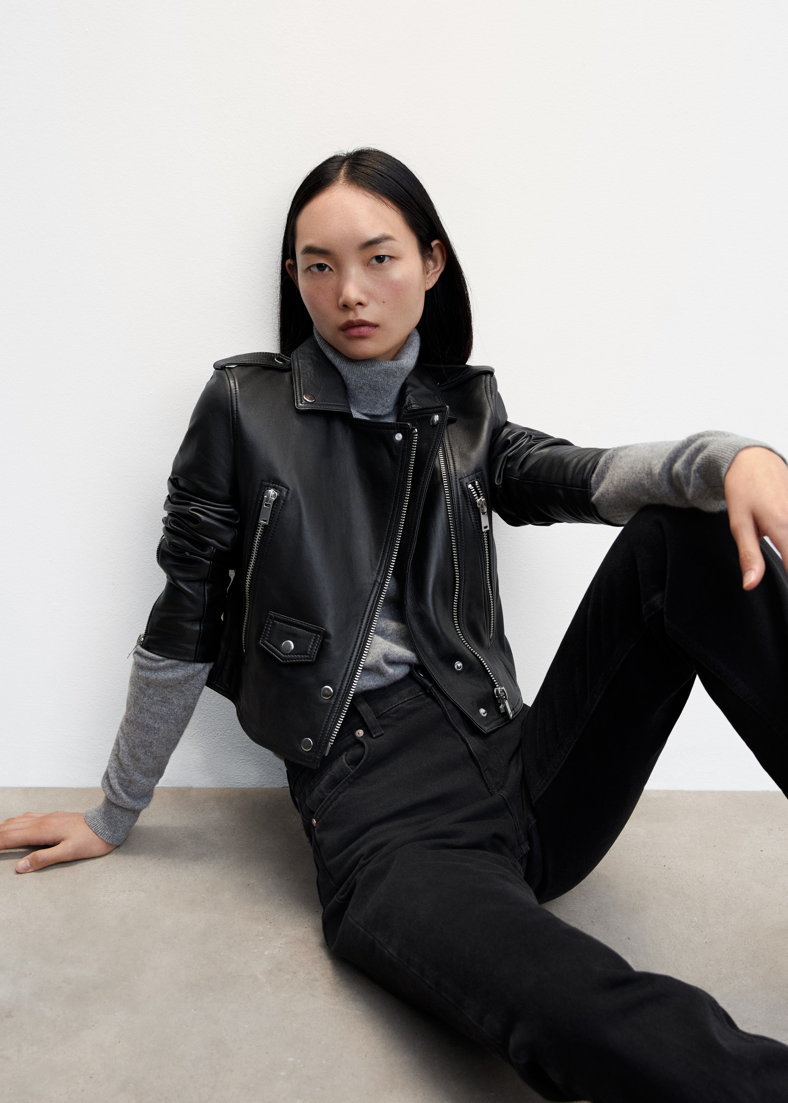 Leather biker jacket - Details of the article 2