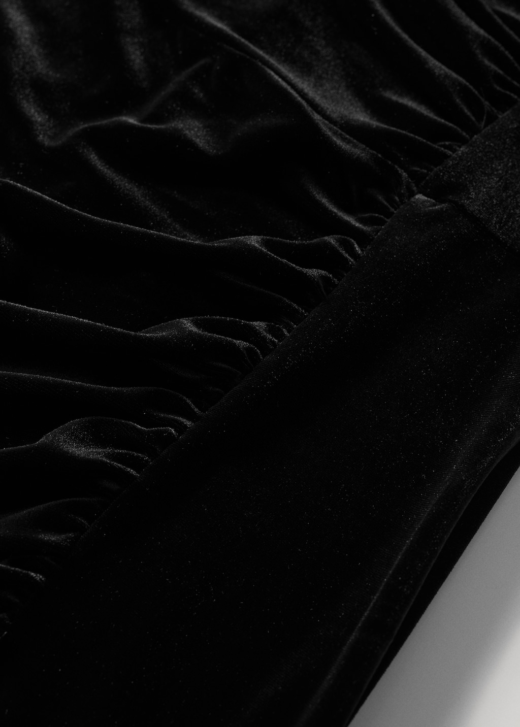 Ruched velvet dress - Details of the article 8