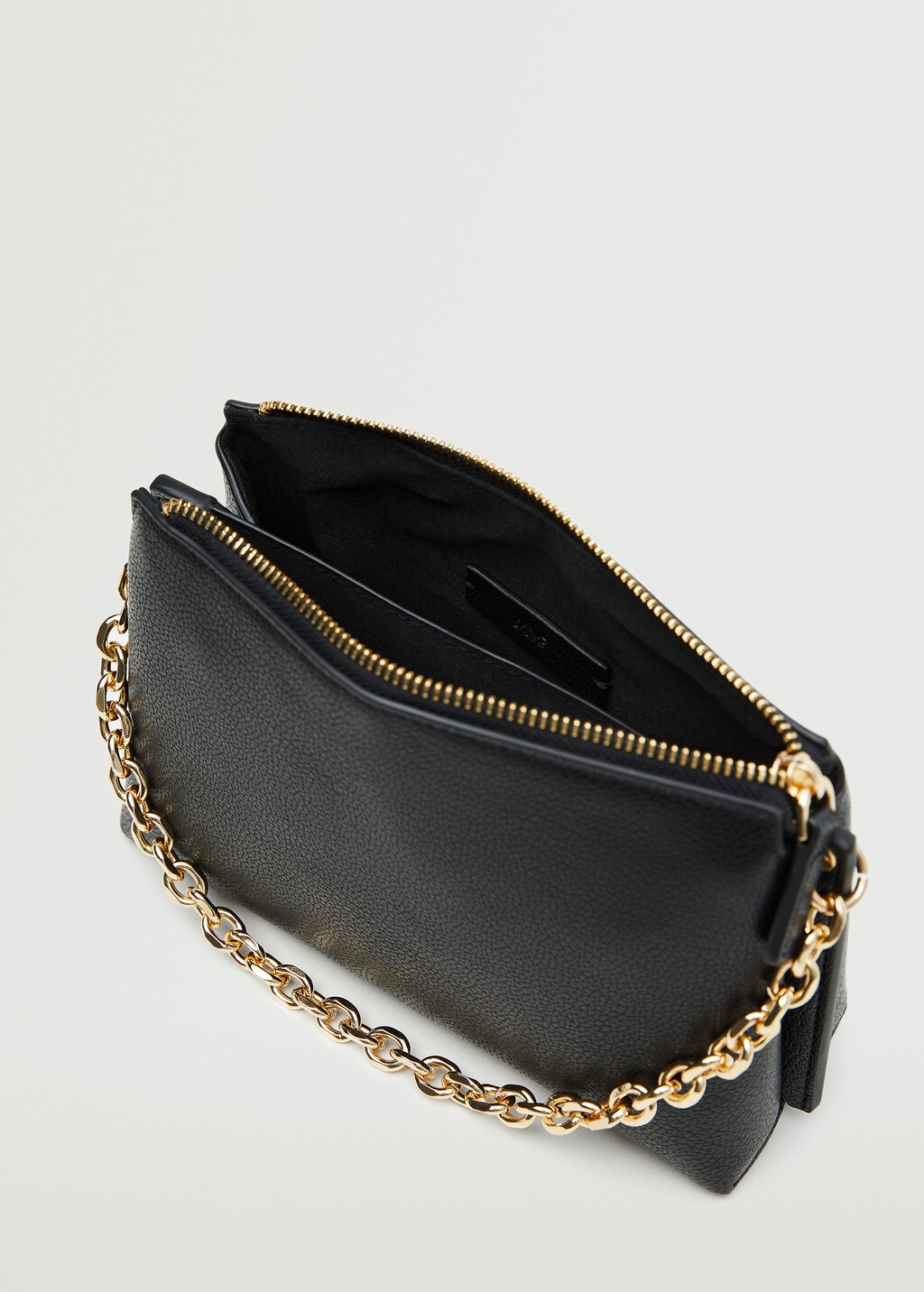 Crossbody bag with chain - Details of the article 2