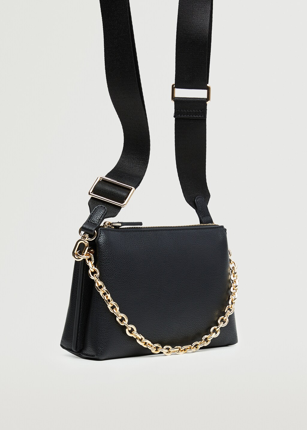 Crossbody bag with chain - Details of the article 3