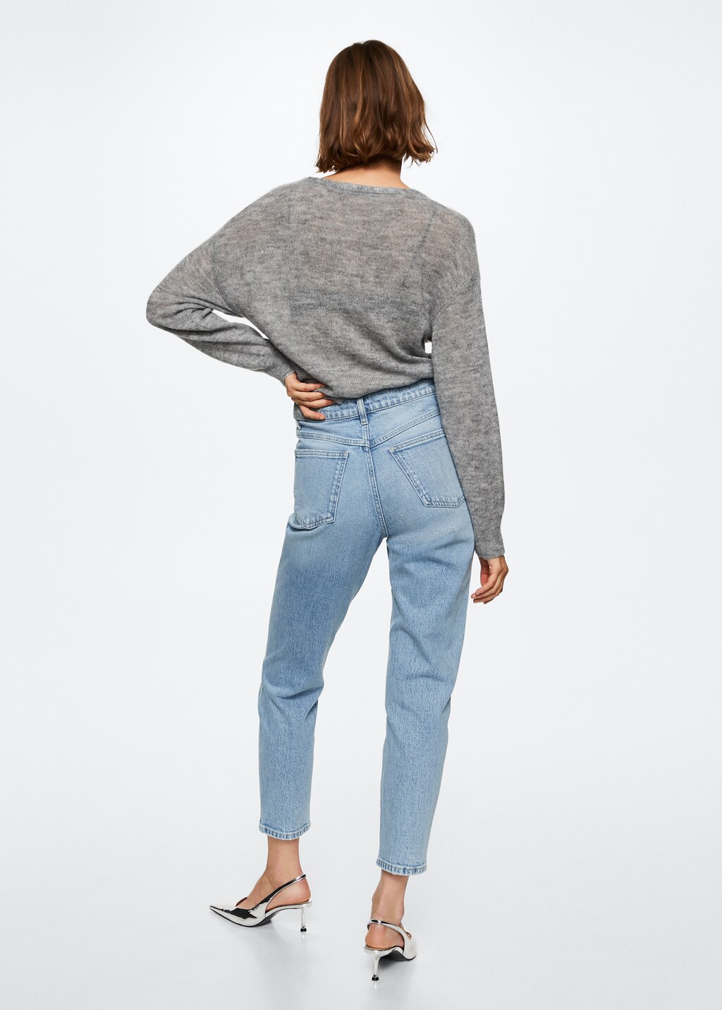 Comfort Mom-Jeans mit hoher Bundhöhe - Rückseite des Artikels