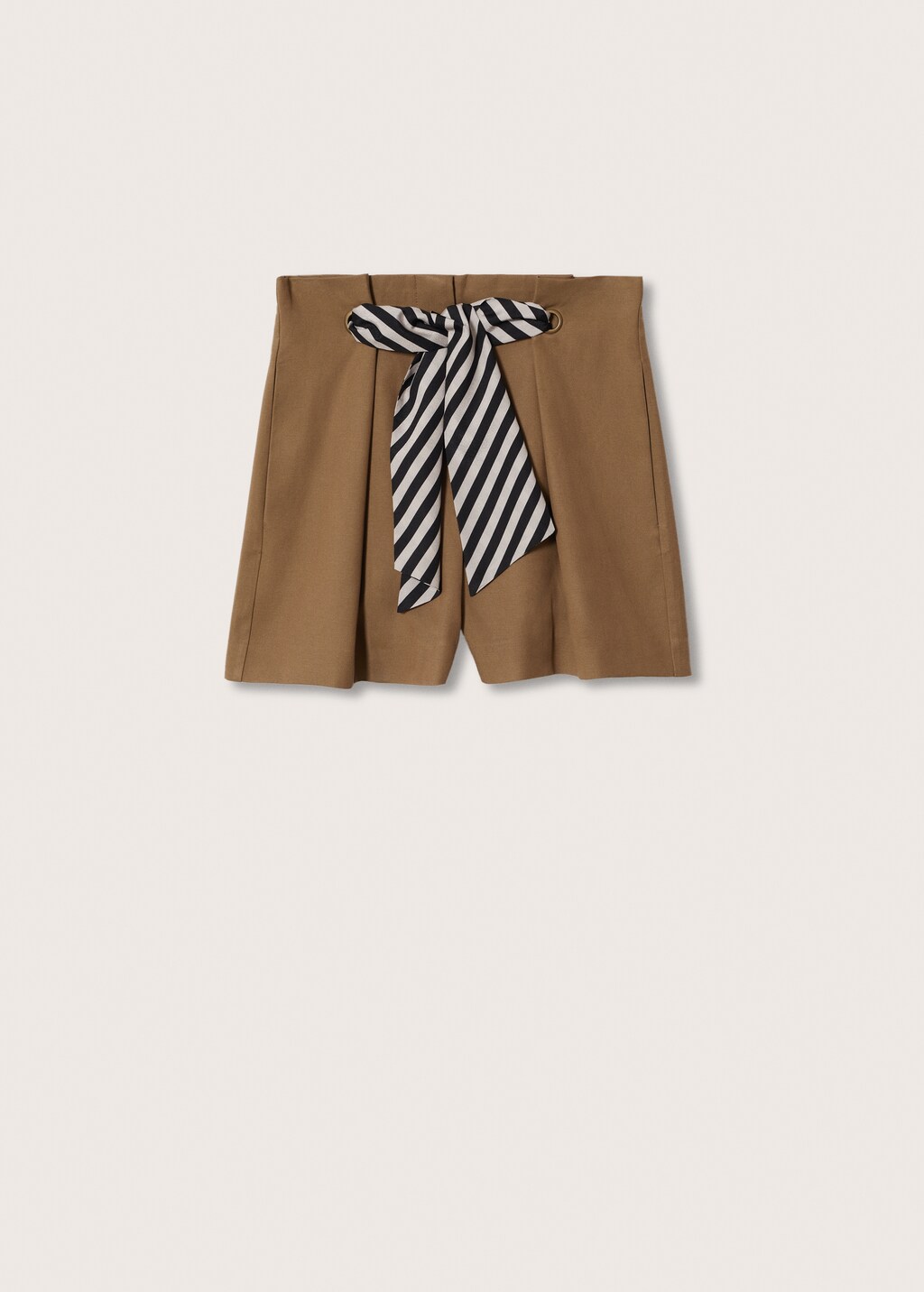 Slouchy pleated shorts - Article without model