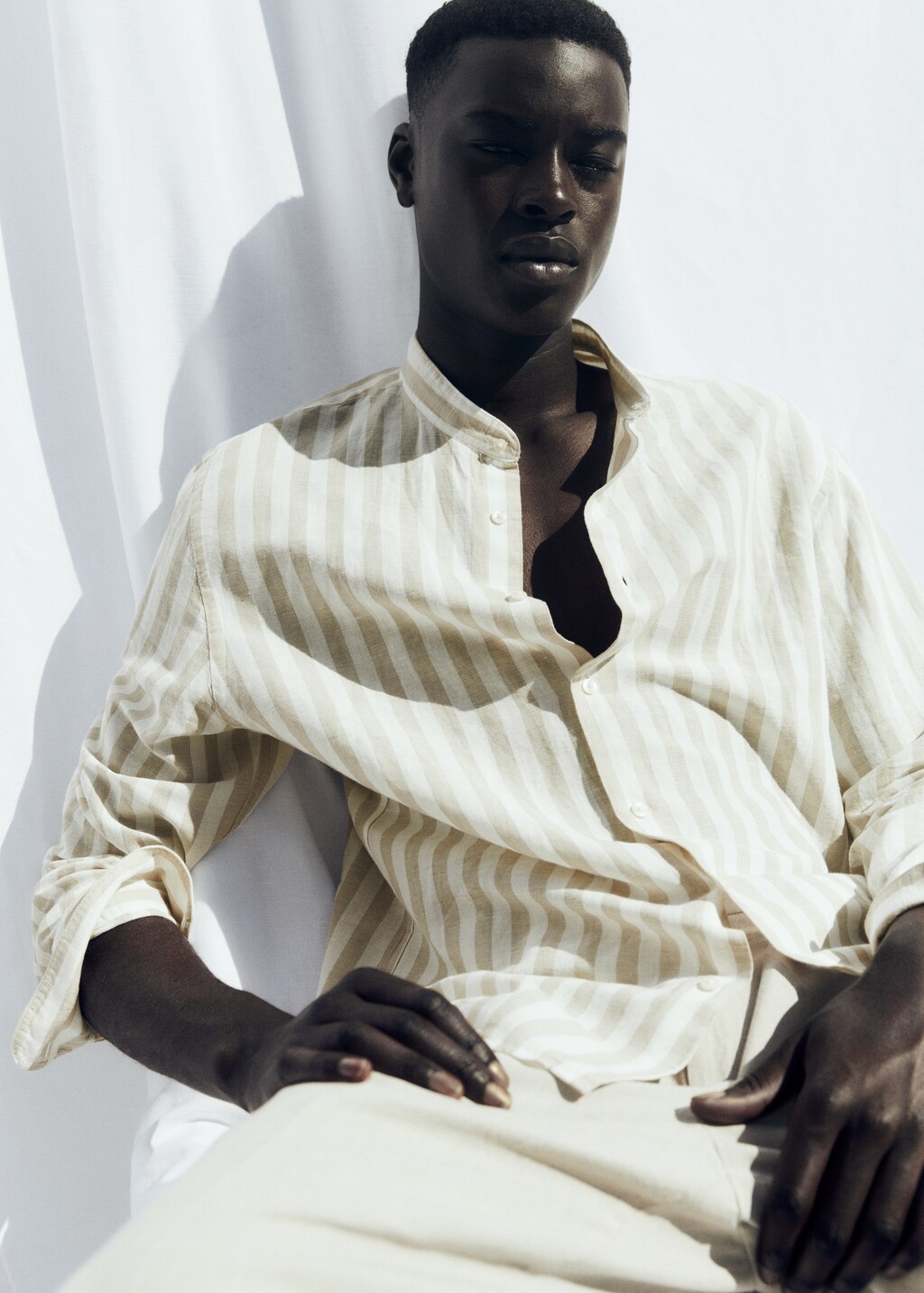 Regular-fit striped linen shirt - Details of the article 5