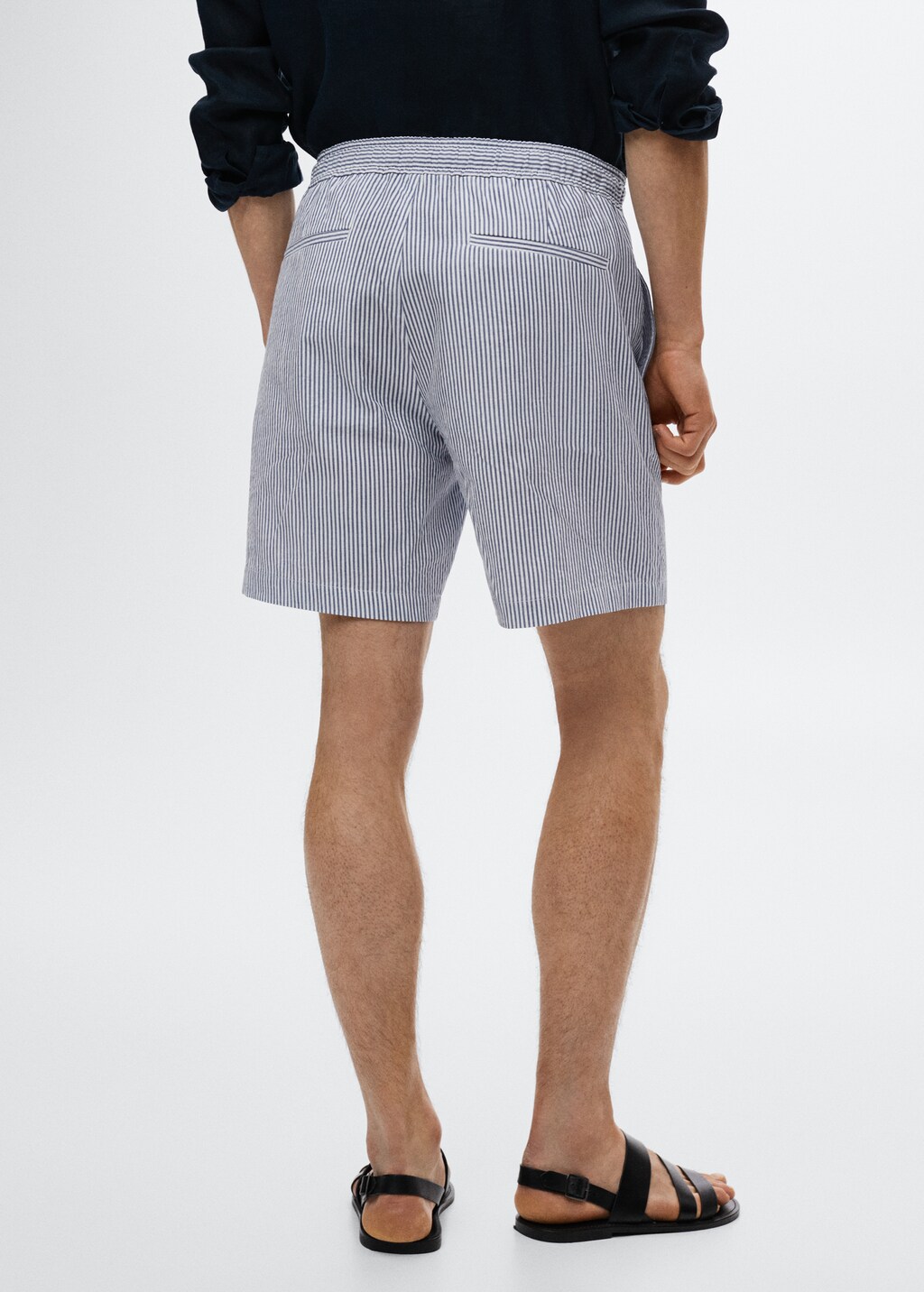 Striped seersucker shorts - Reverse of the article