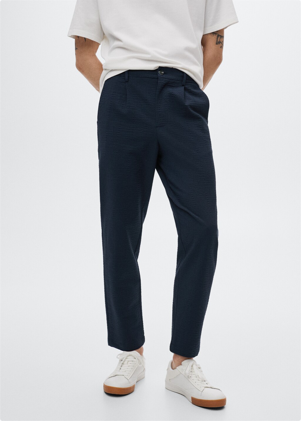 Seersucker-effect pleated trousers - Medium plane