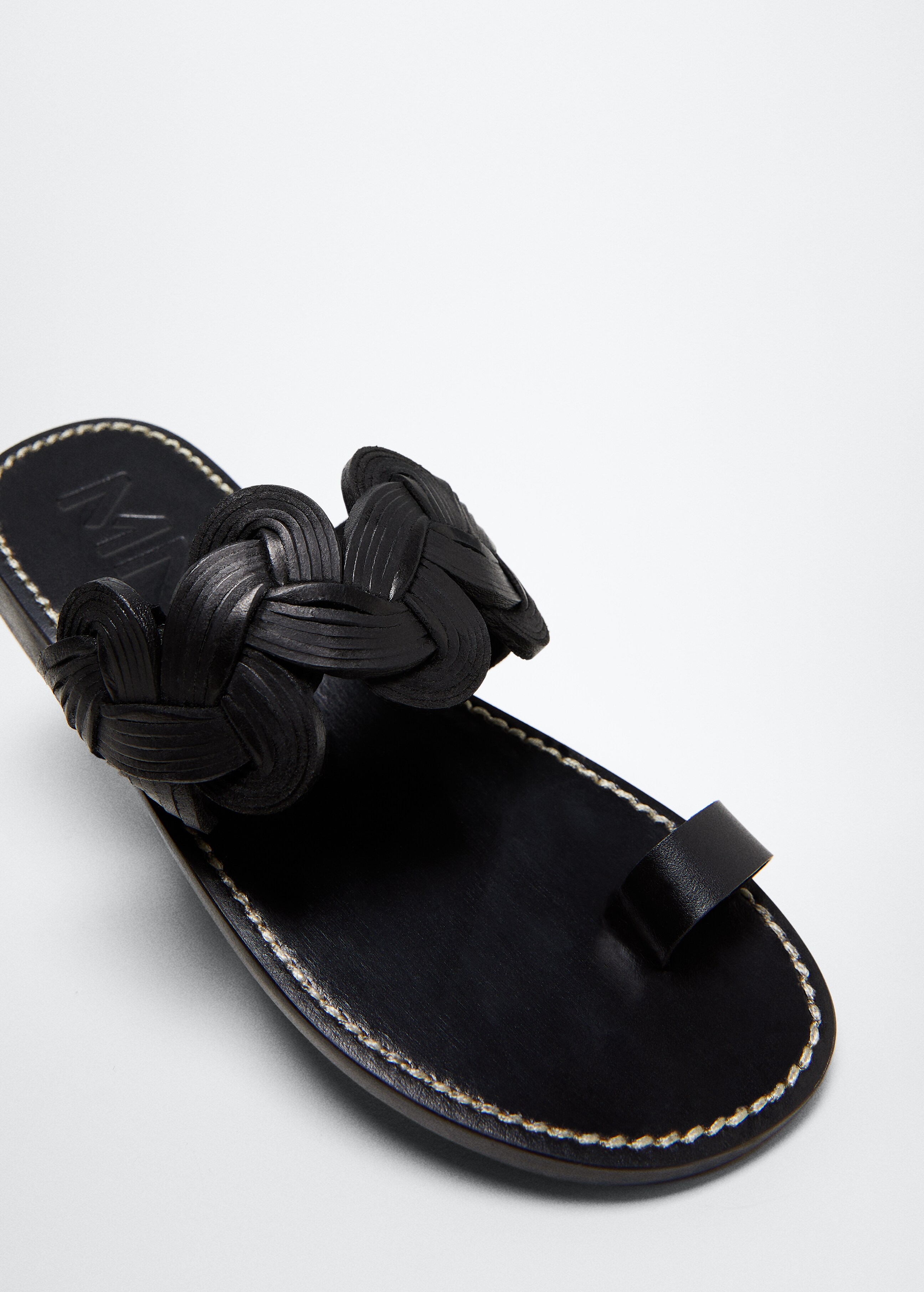 Sandales tressées cuir - Plan moyen