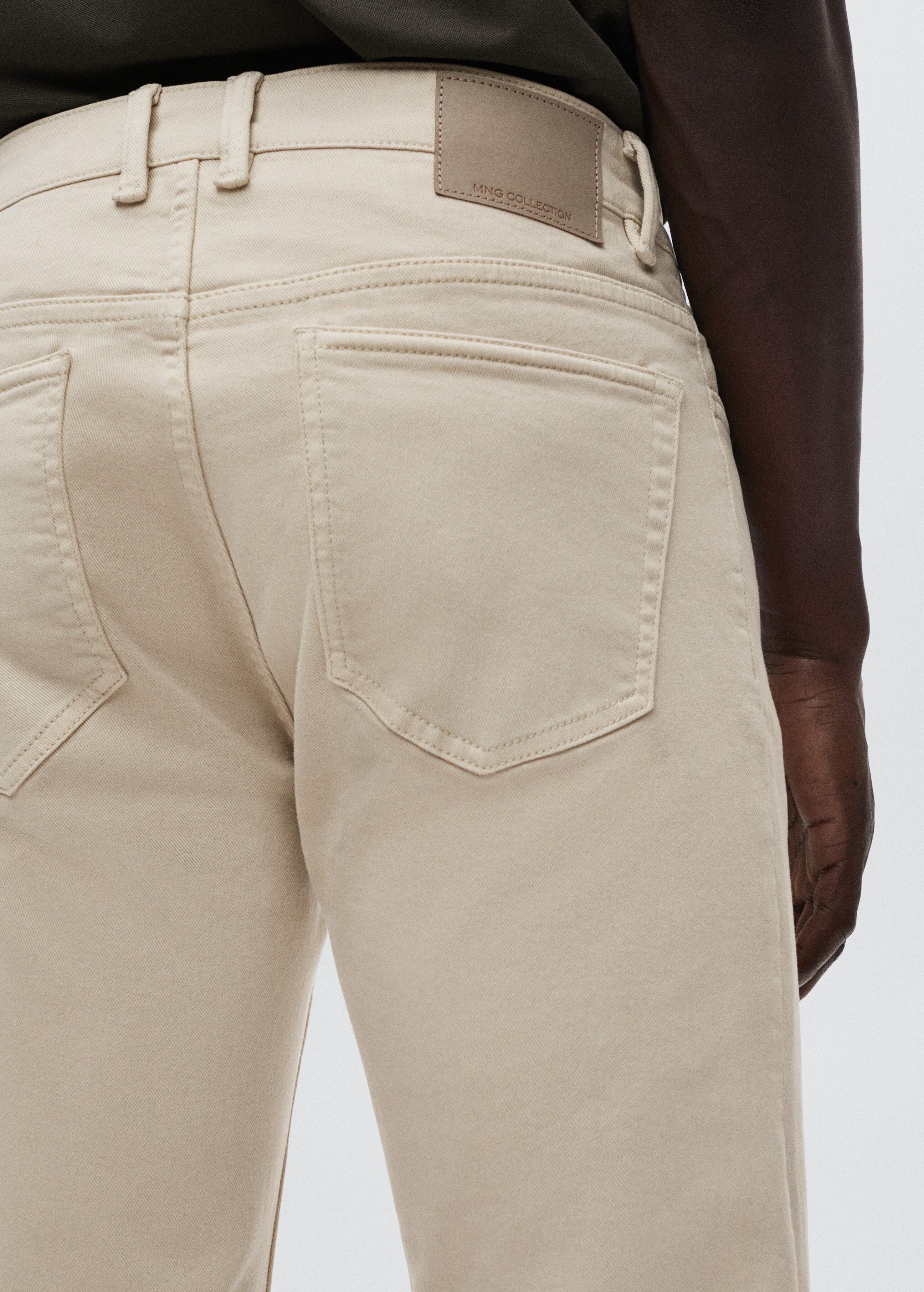 Slim-fit coloured jeans - Details of the article 3