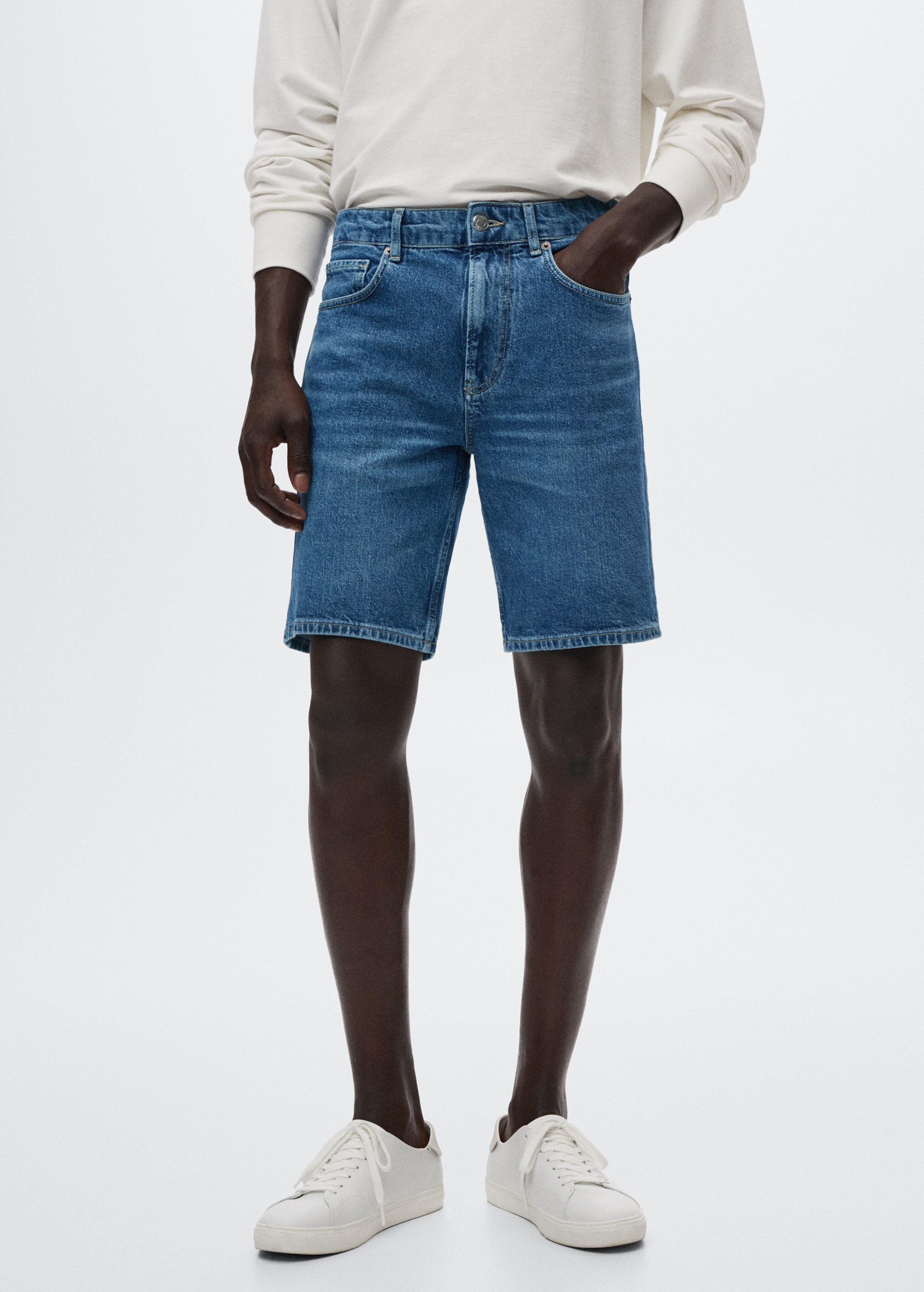 Regular Fit-Bermudashorts aus Jeans - Mittlere Ansicht