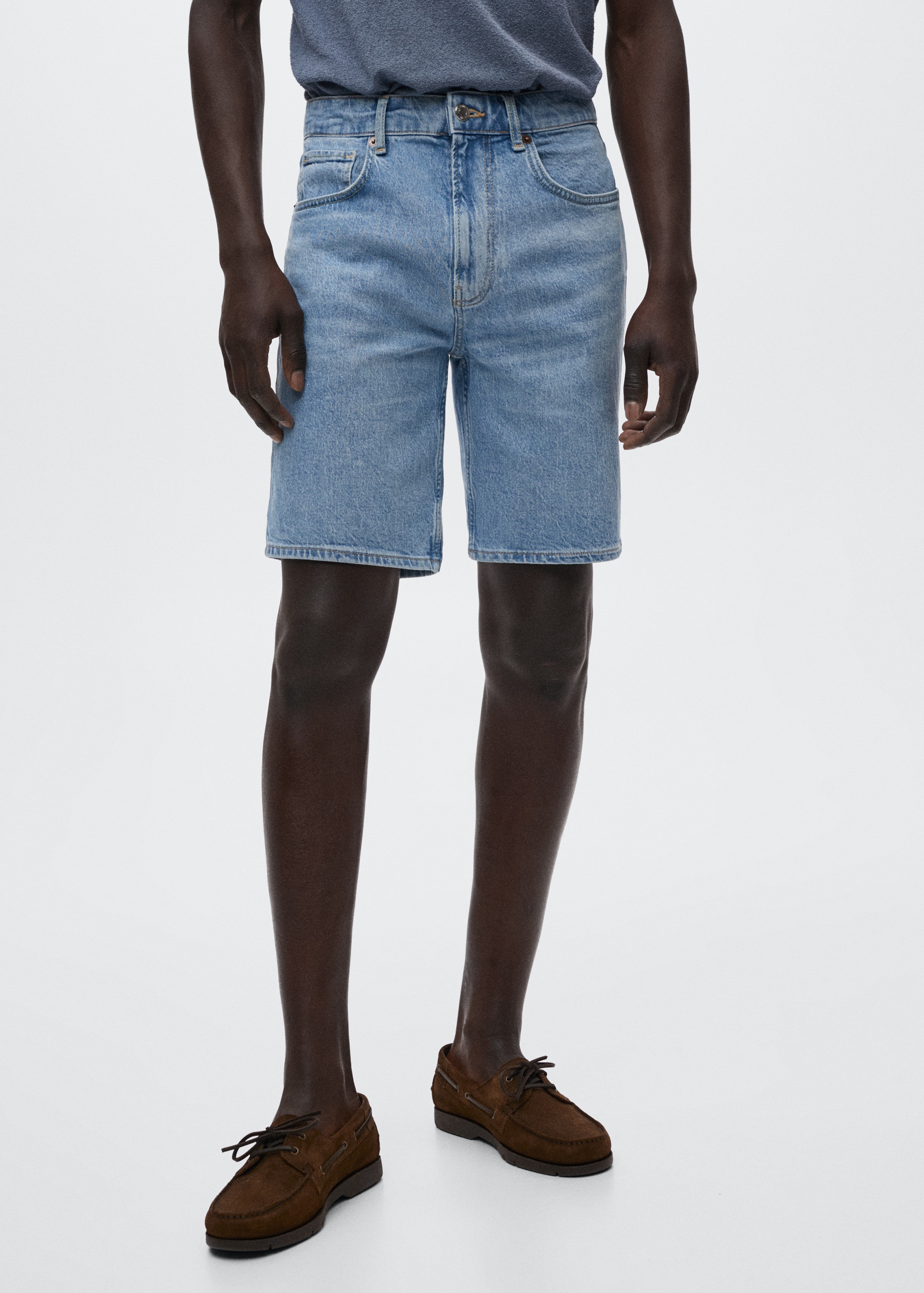 Regular Fit-Bermudashorts aus Jeans - Mittlere Ansicht