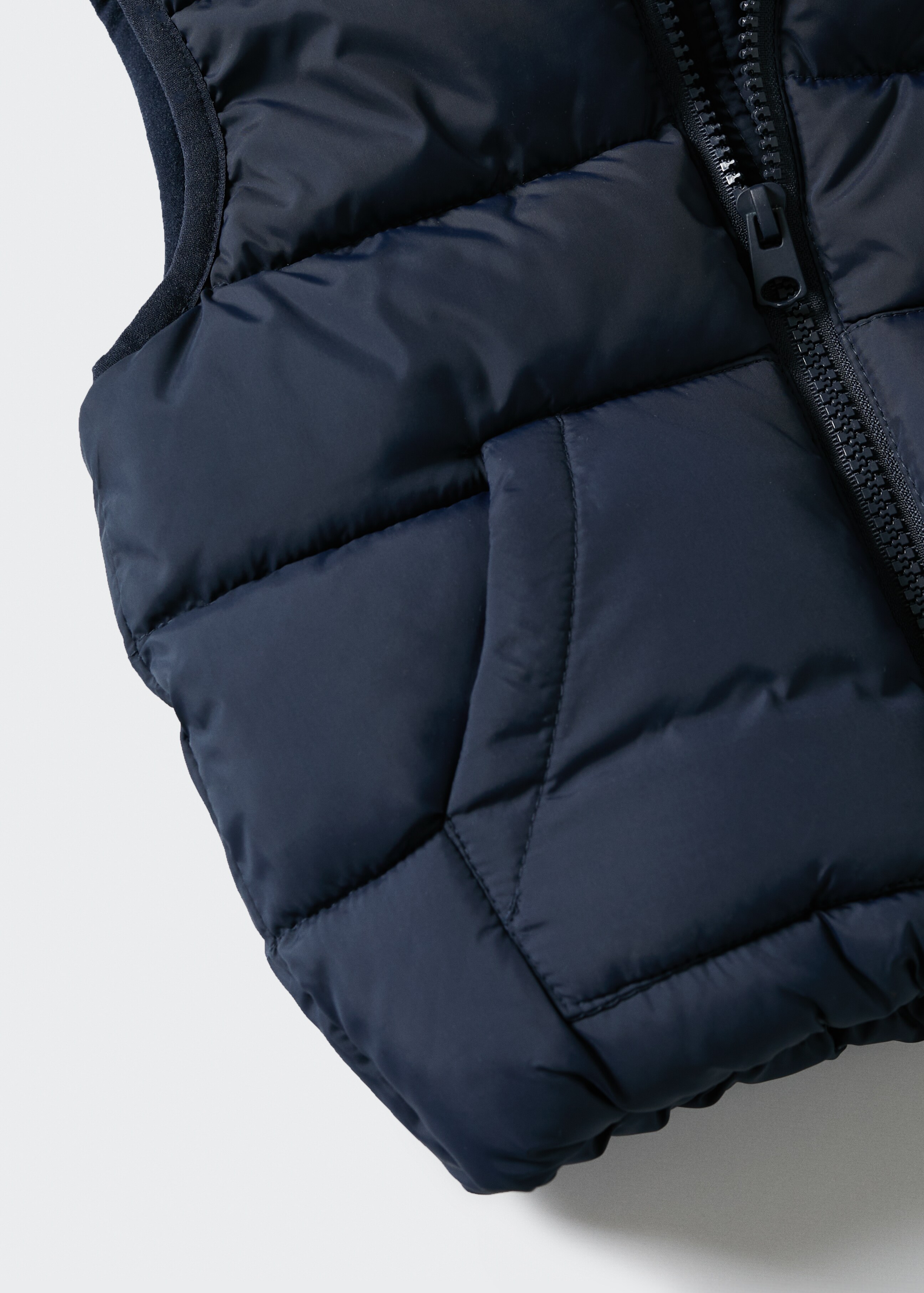 Quilted gilet - Details of the article 9