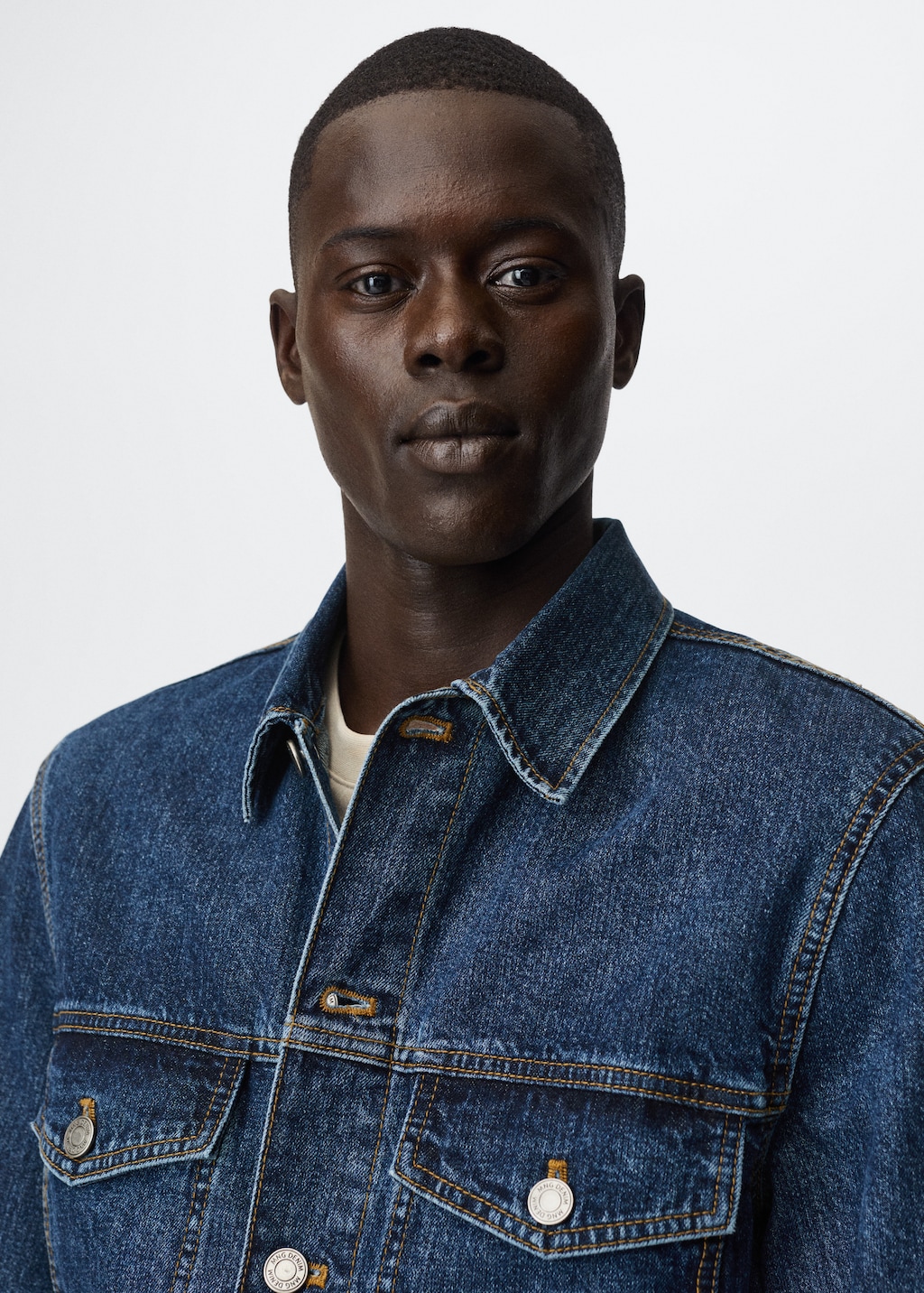 Pocketed denim jacket - Details of the article 1