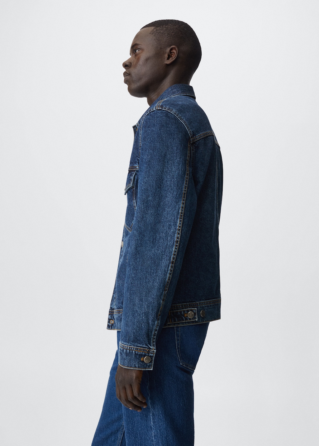 Pocketed denim jacket - Details of the article 2