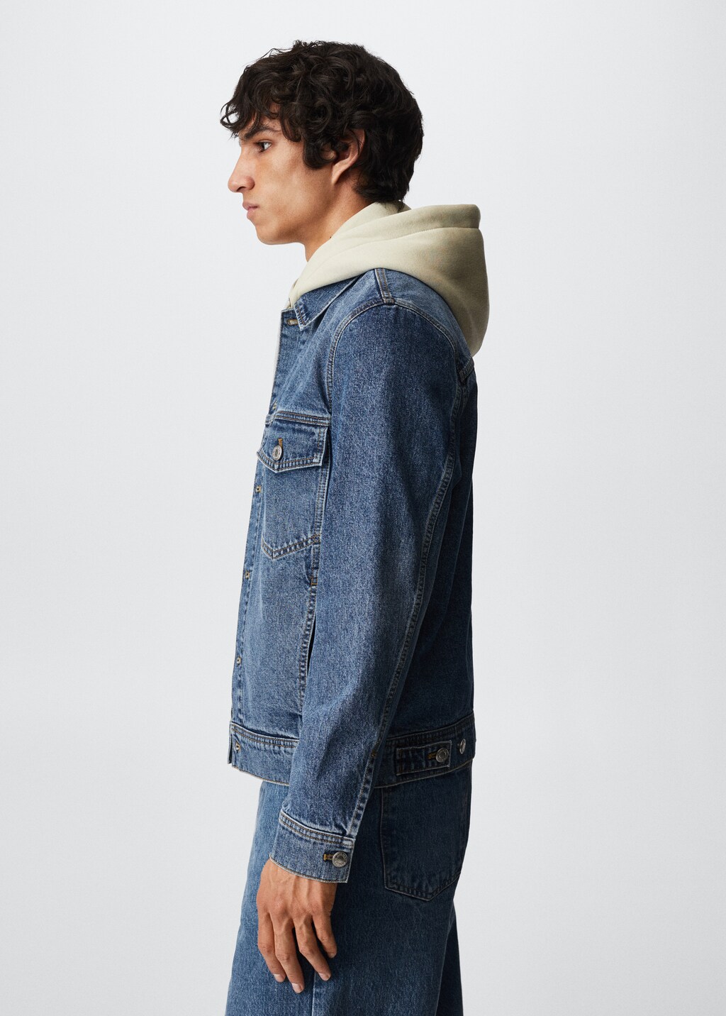 Pocketed denim jacket - Details of the article 1