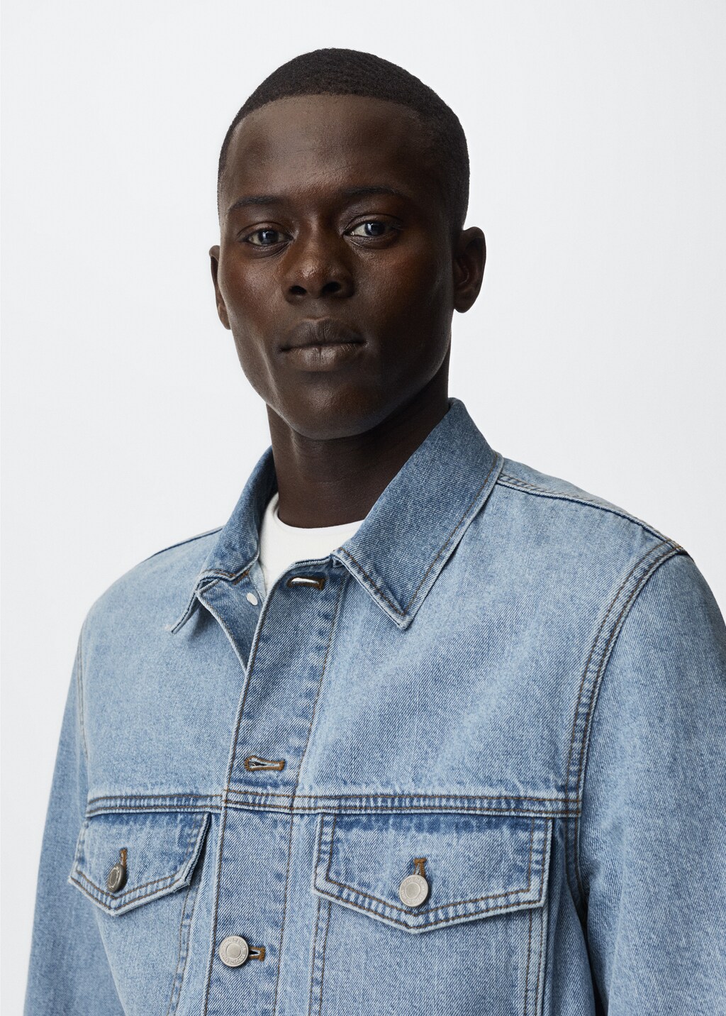 Pocketed denim jacket - Details of the article 1