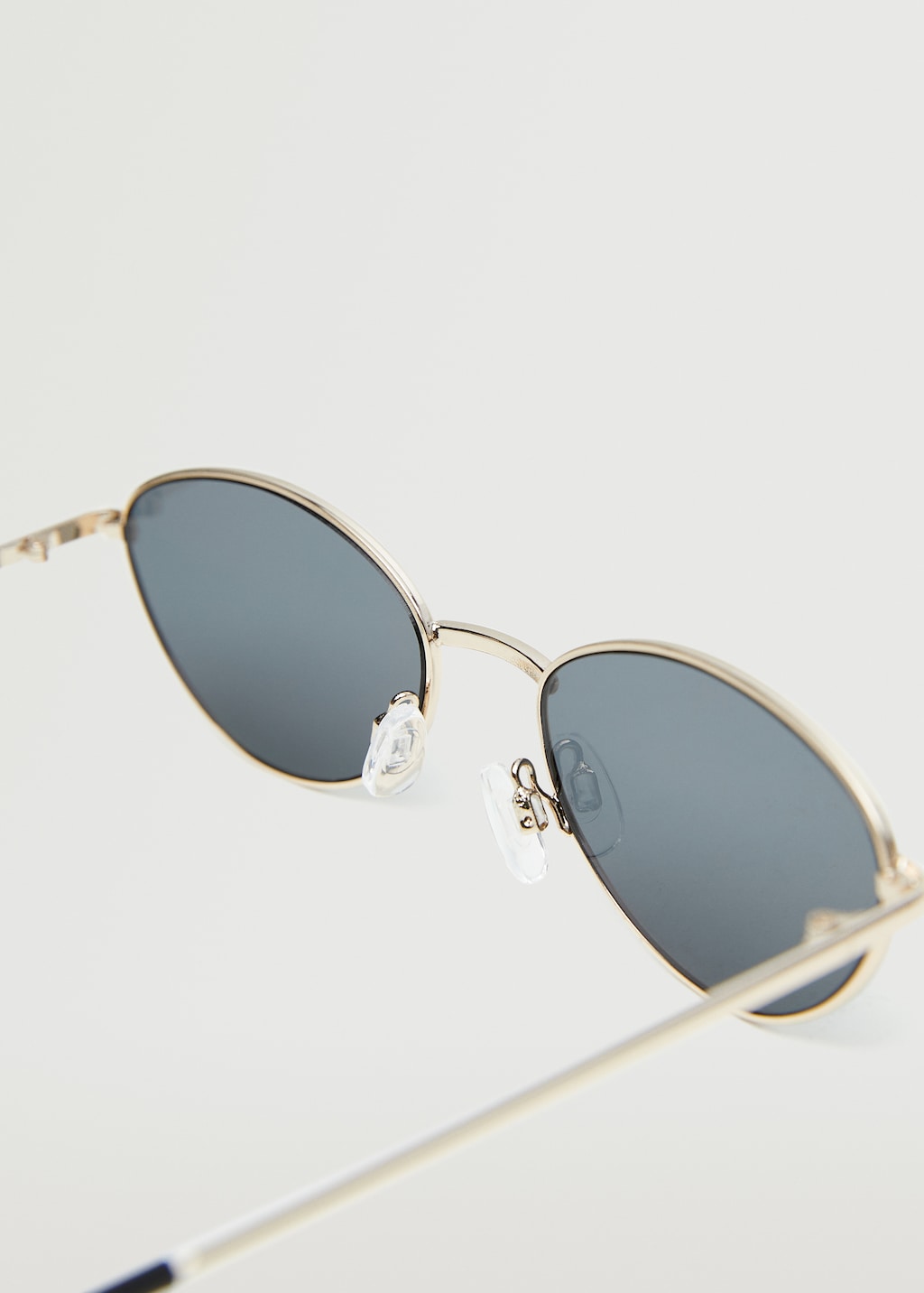 Metallic frame sunglasses - Details of the article 2