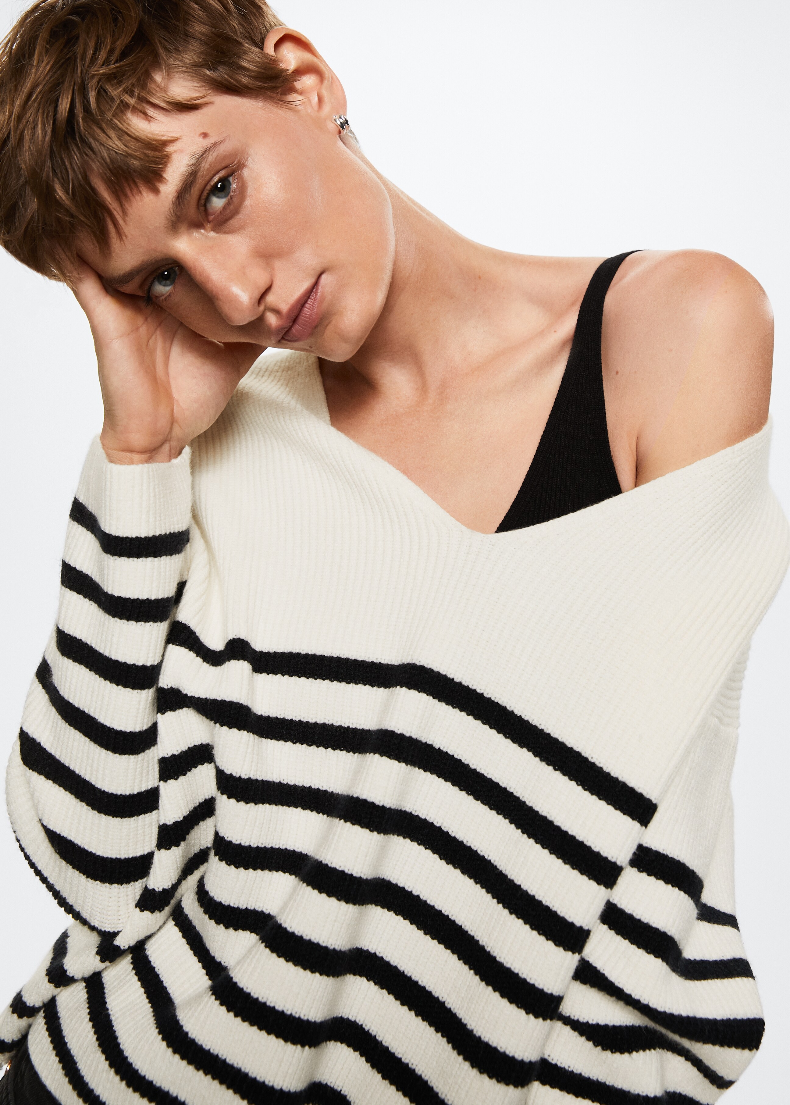 Oversized striped sweater - Details of the article 6