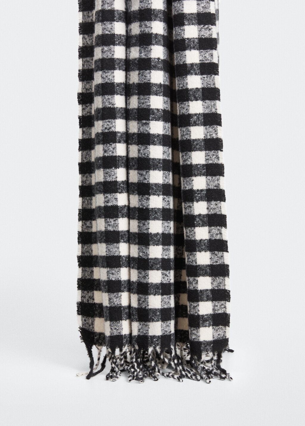 Fringed check scarf - Details of the article 2