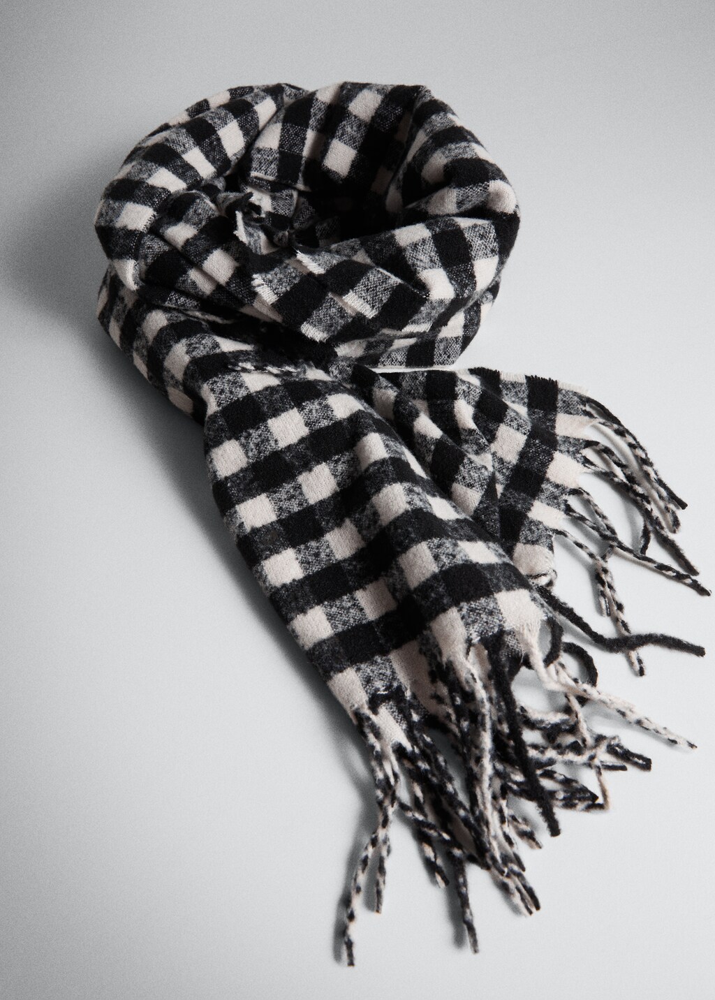 Fringed check scarf - Details of the article 3