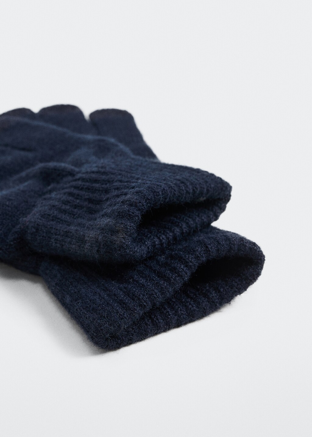 Touchscreen knitted gloves - Details of the article 2