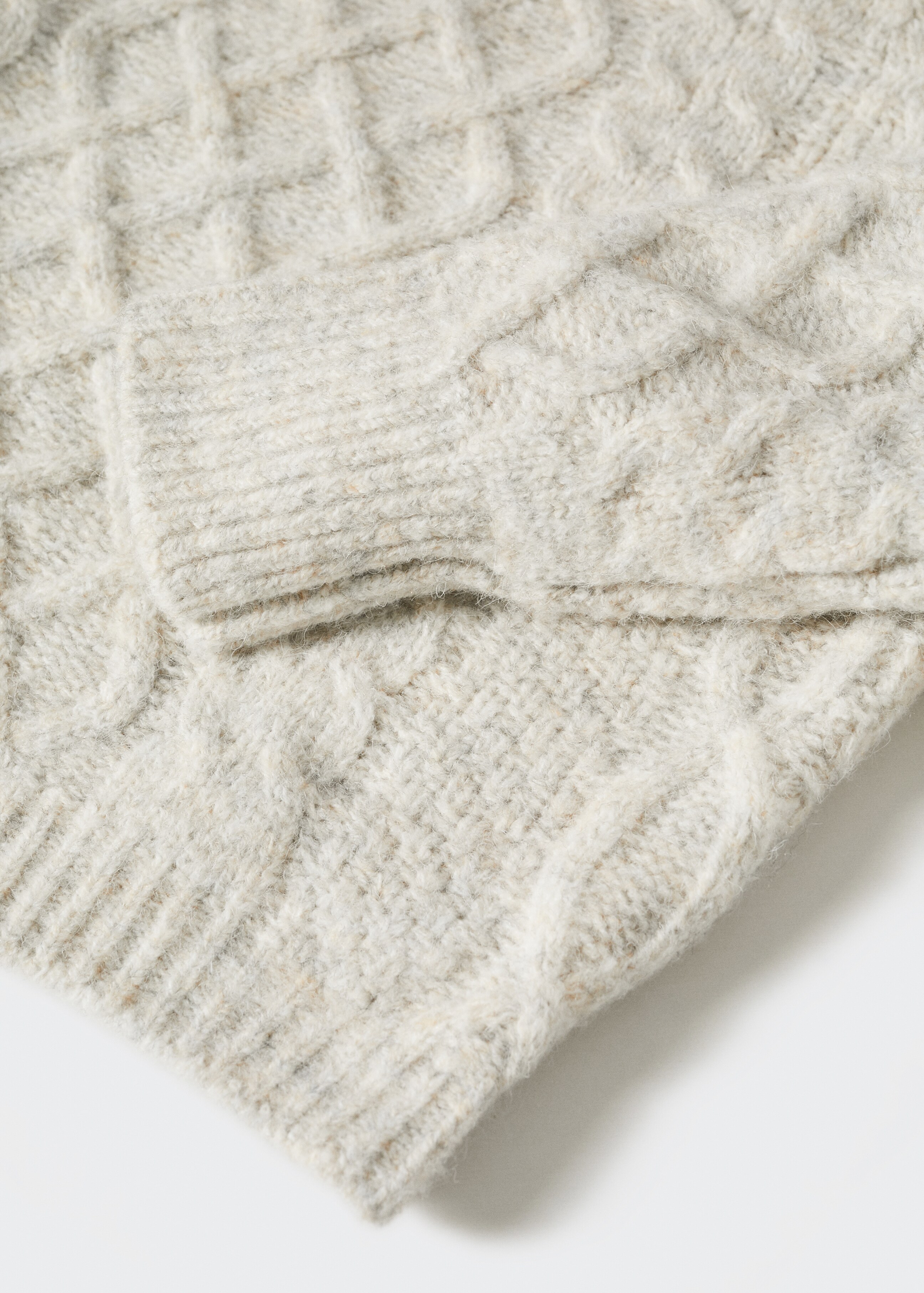 Cable-knit sweater - Details of the article 8