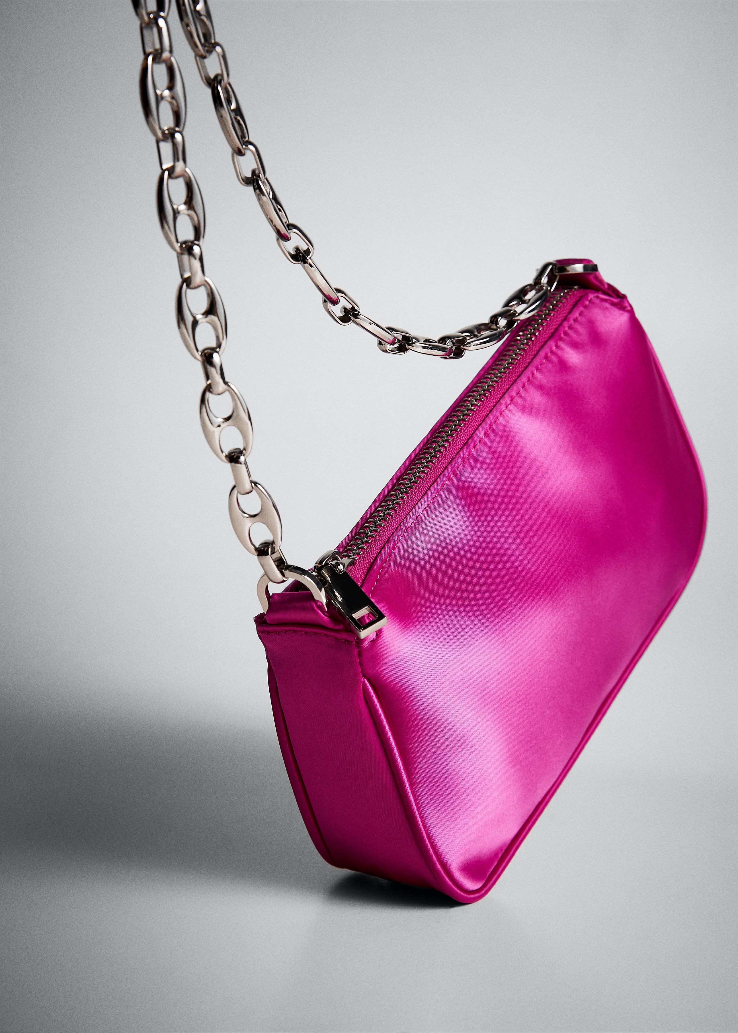 Satin chain bag - Details of the article 5
