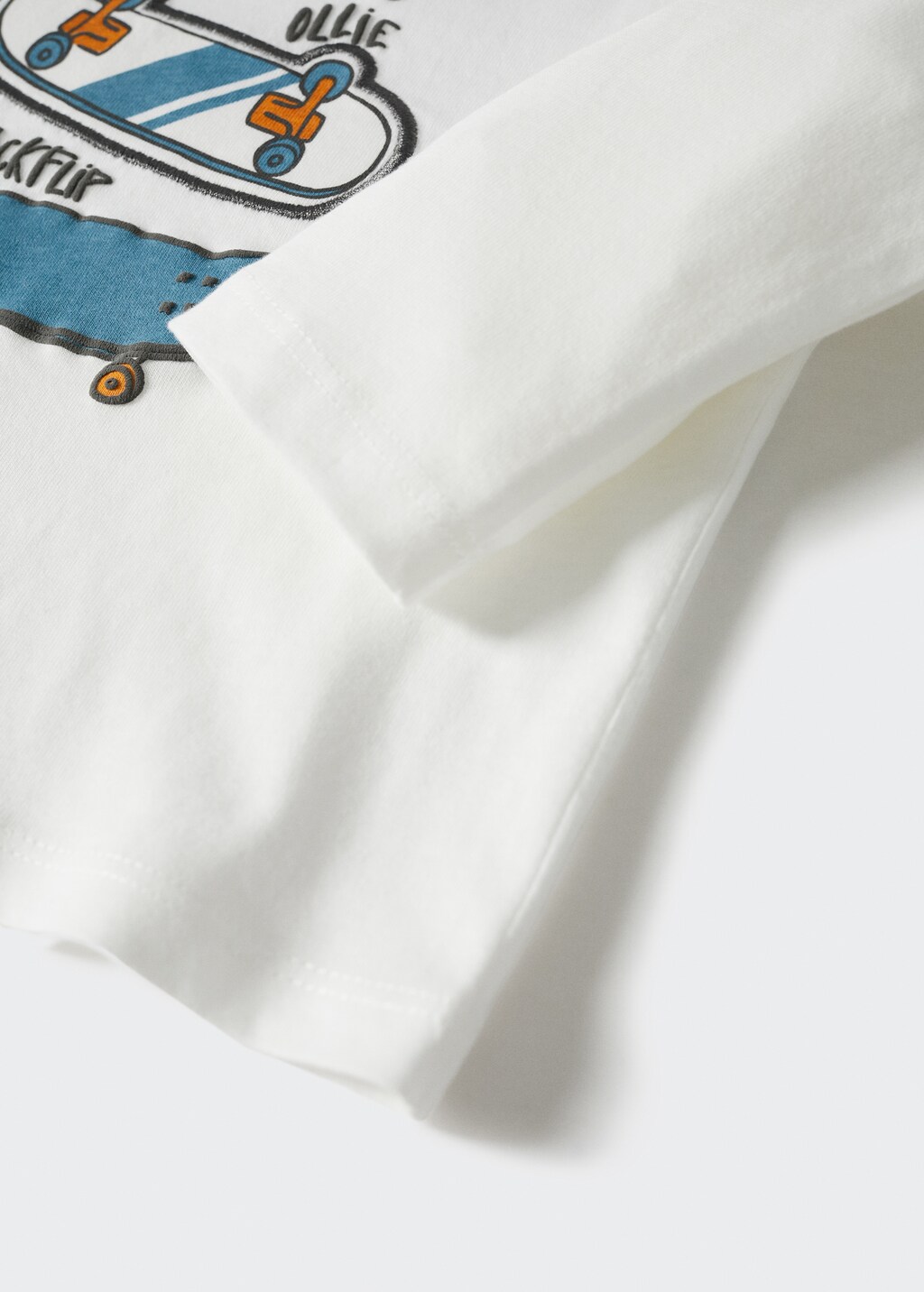 Printed long sleeve t-shirt - Details of the article 9