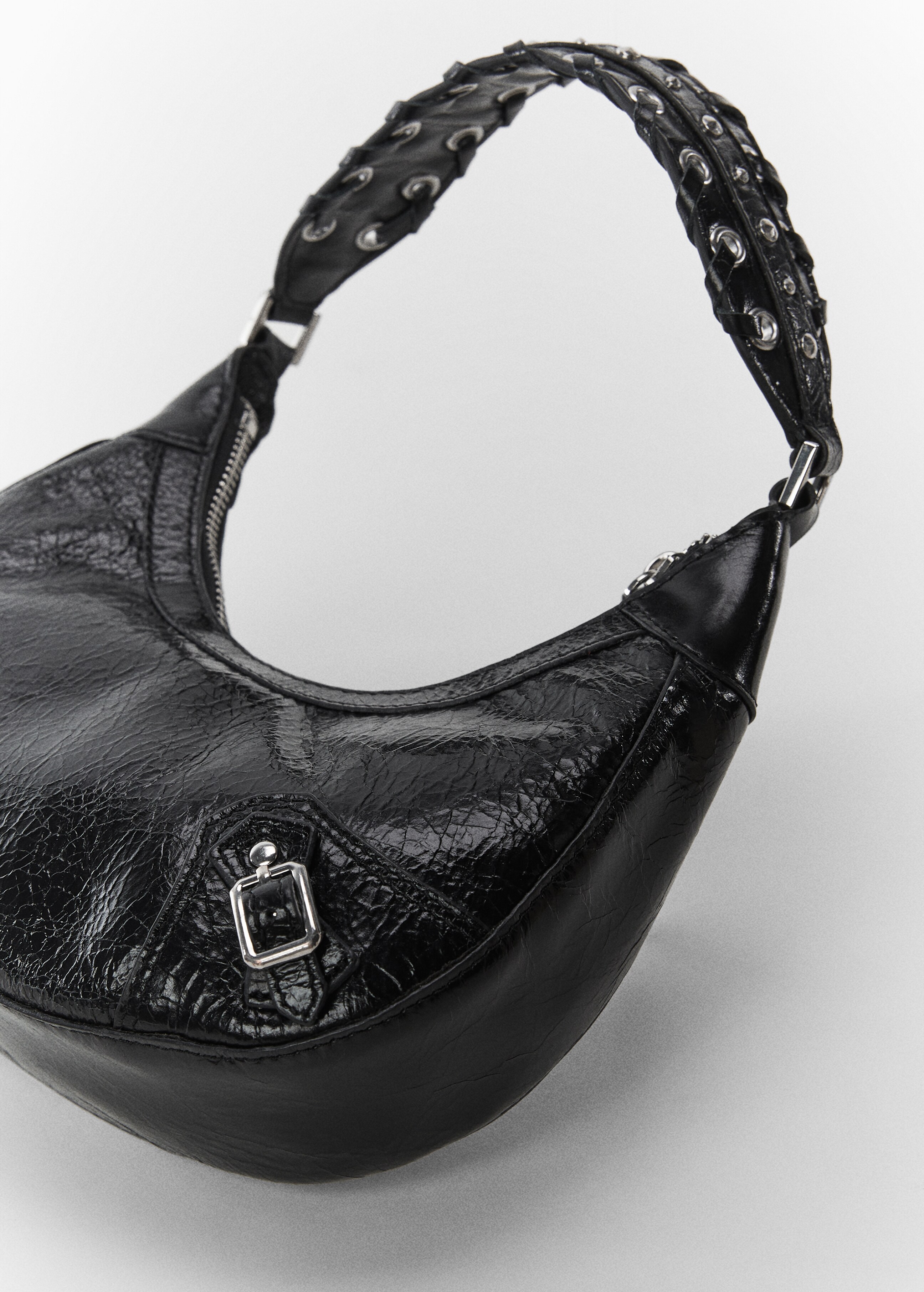 Leather bag with buckle - Details of the article 5