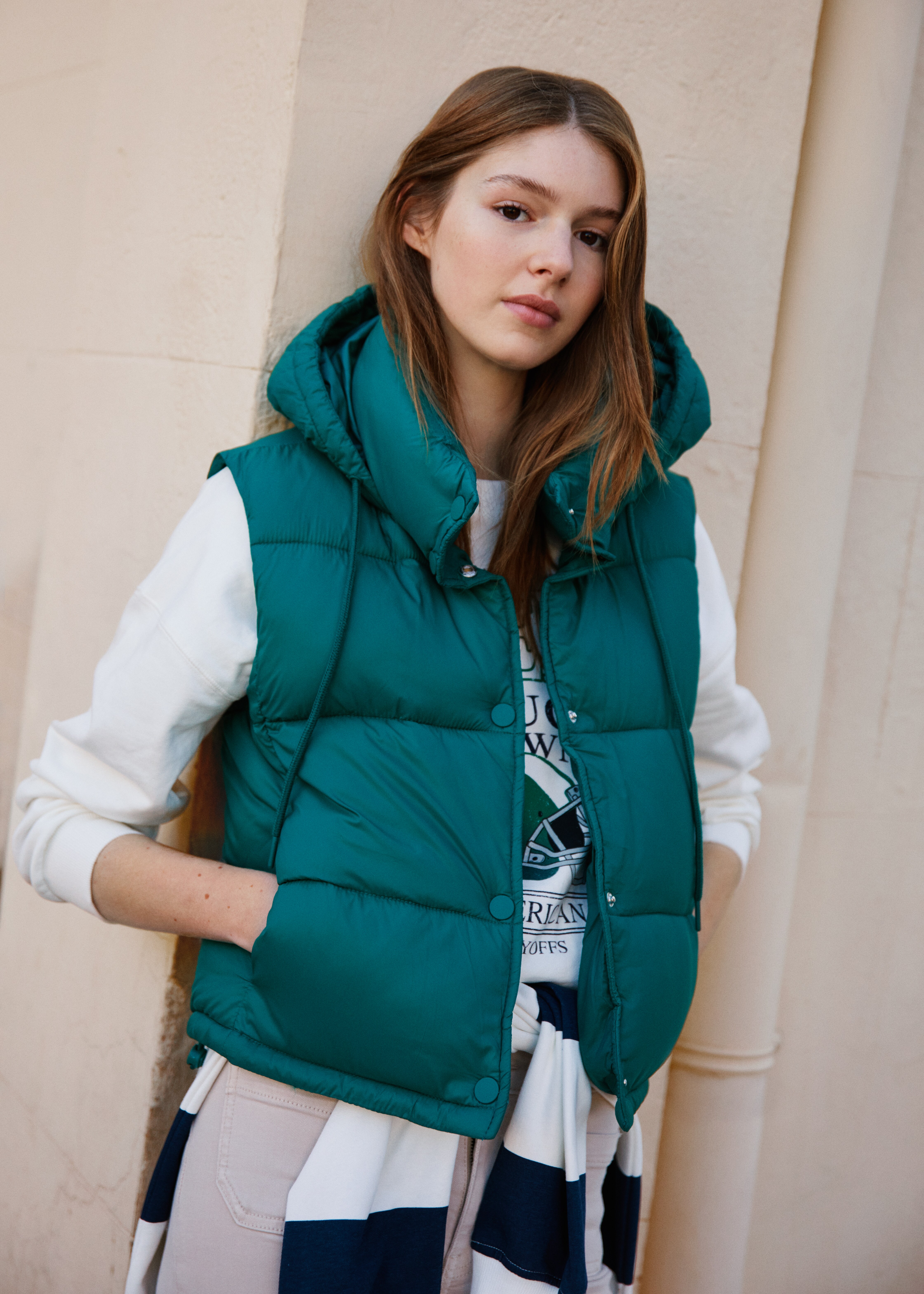 Quilted gilet with hood - Details of the article 5