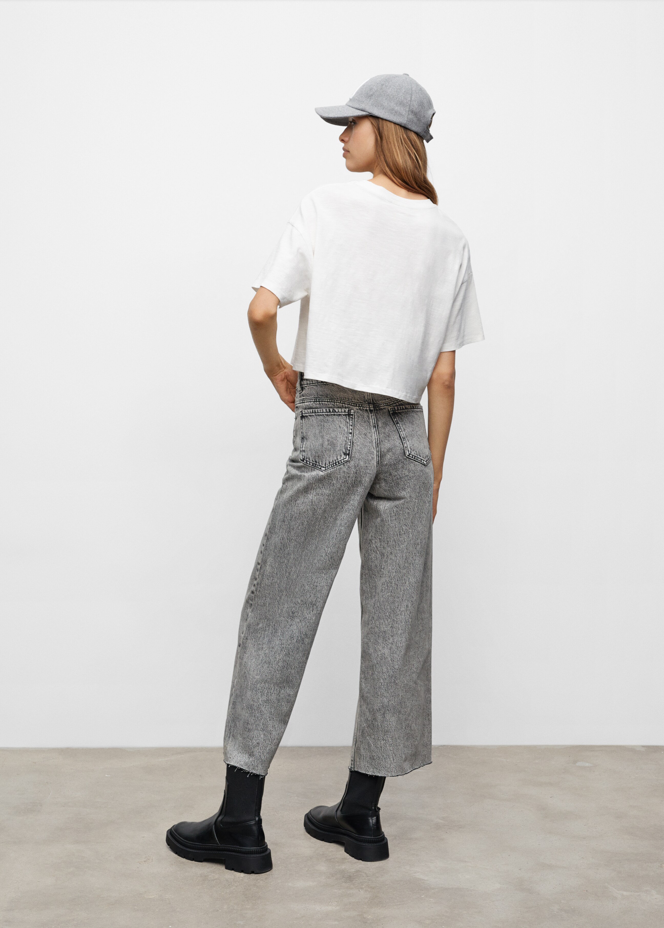 Frayed hem culotte jeans - Reverse of the article