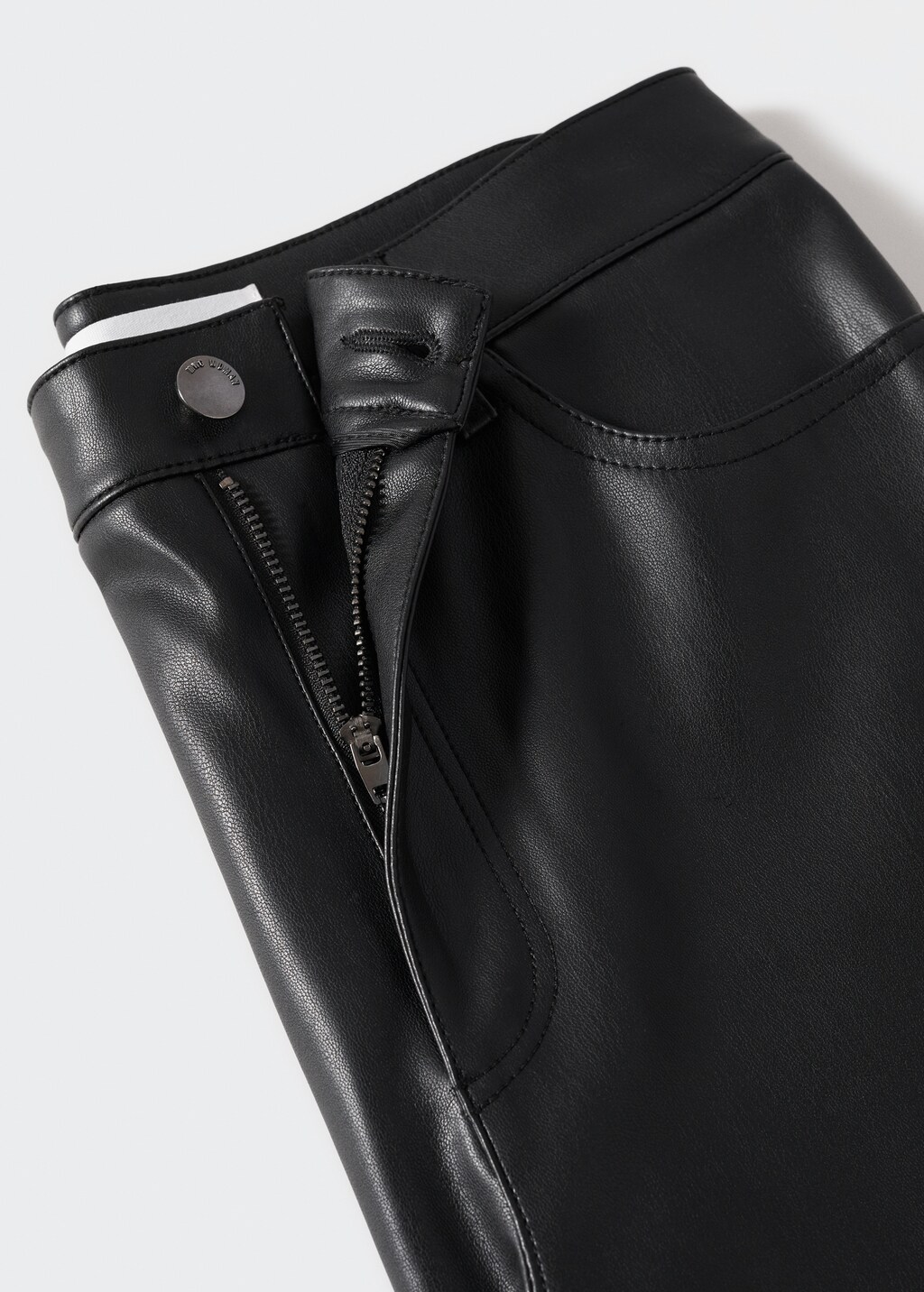 Leather-effect trousers - Details of the article 8