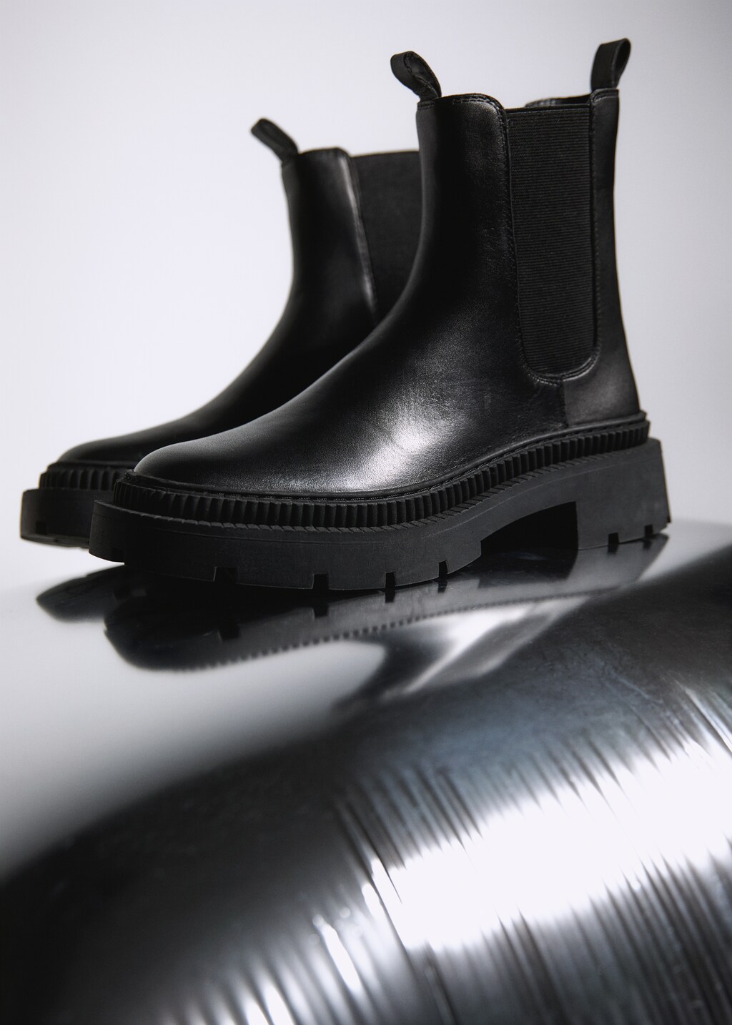 Leather ankle boots - Details of the article 6